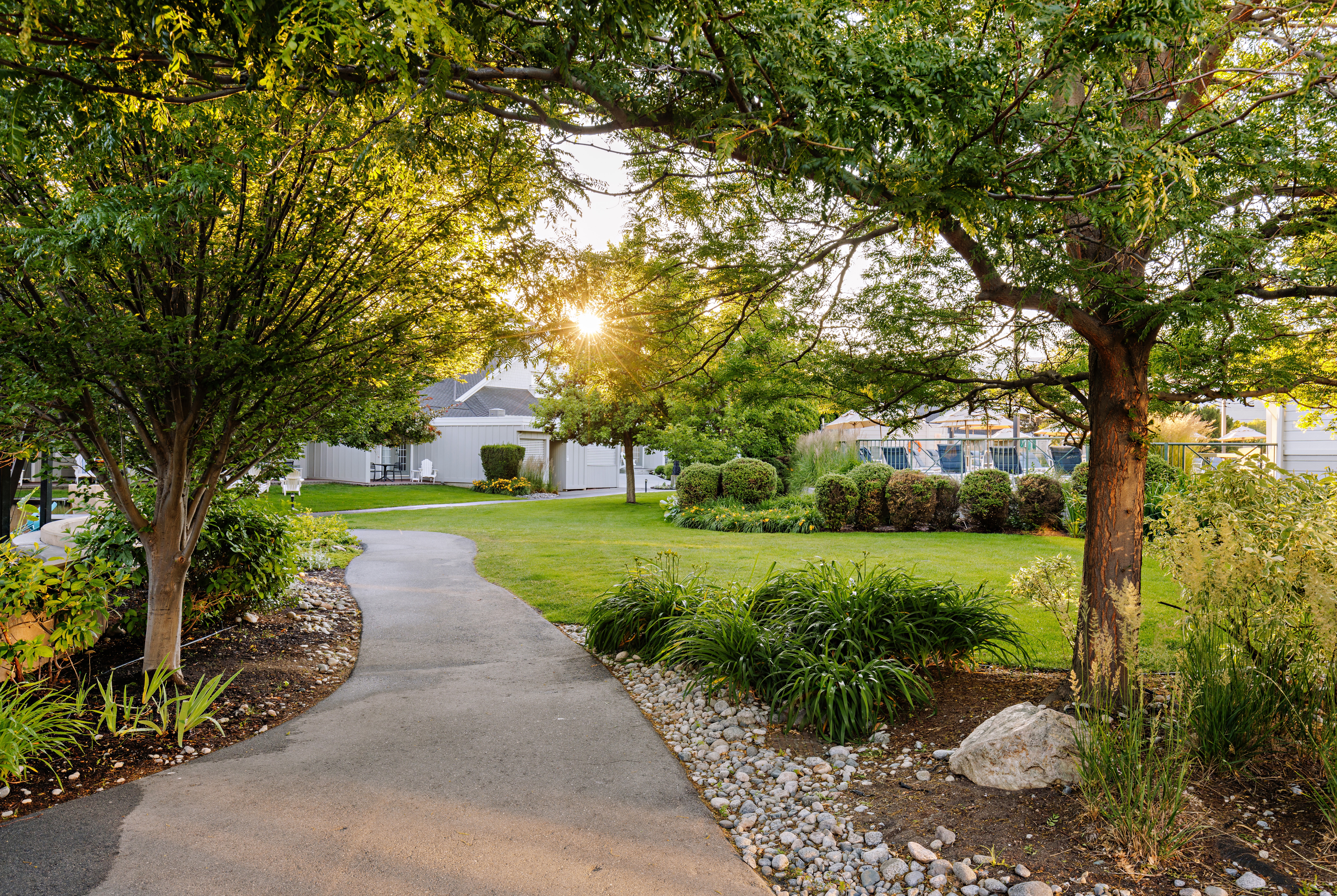 Courtyard at Balcomo, a Ramada by Wyndham in Penticton, British Columbia