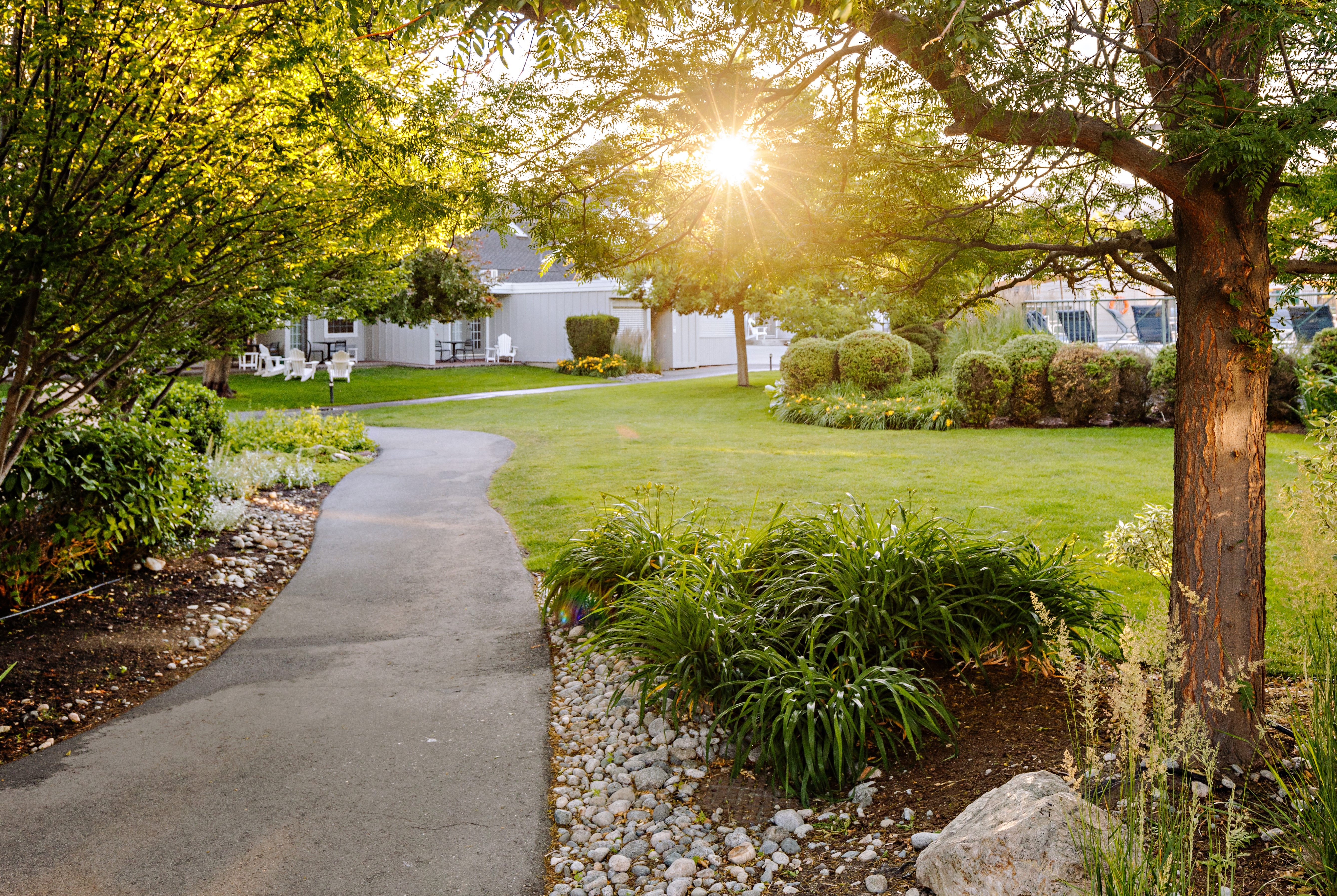 Courtyard at Balcomo, a Ramada by Wyndham in Penticton, British Columbia