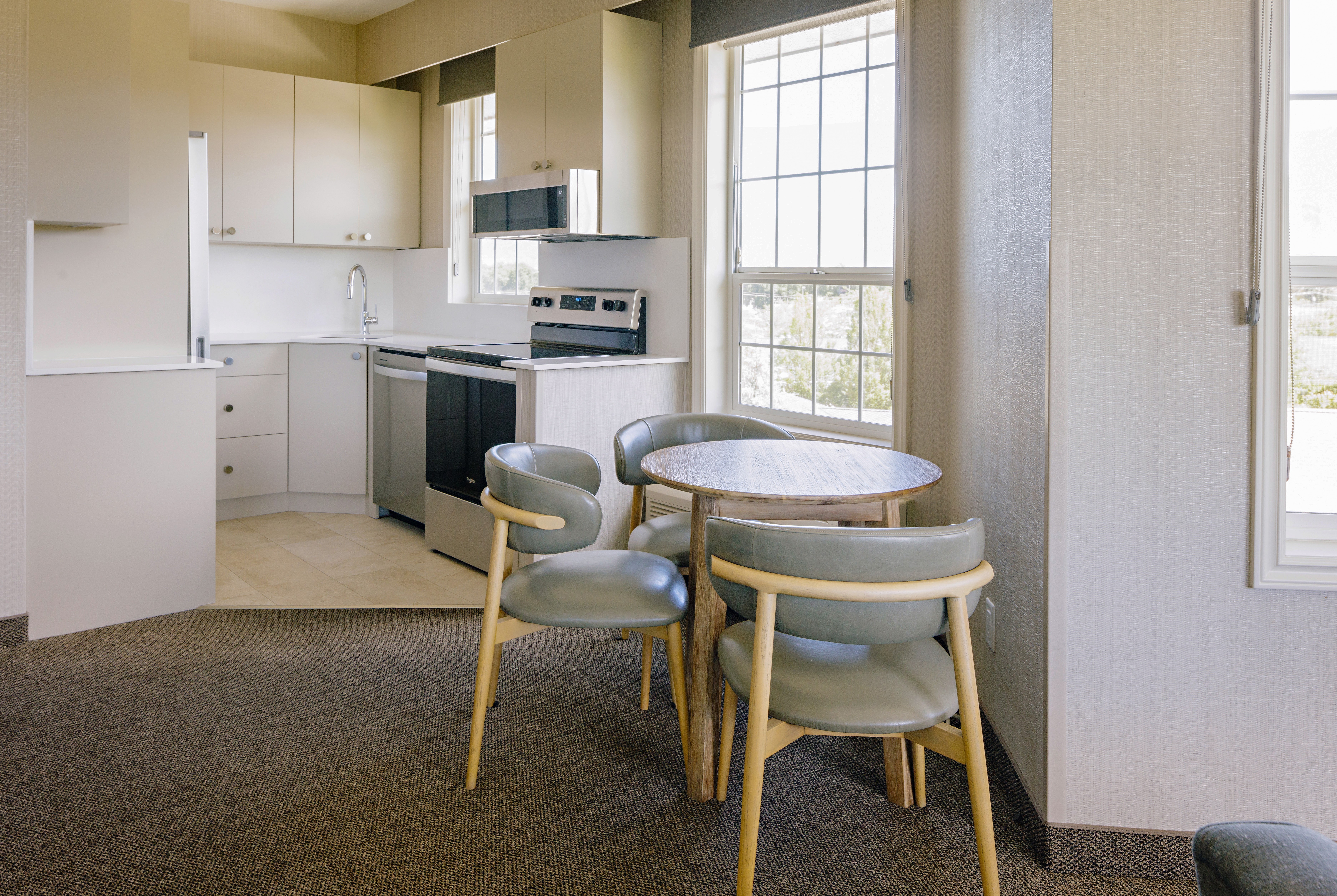 Guest room at the Balcomo, a Ramada by Wyndham in Penticton, British Columbia