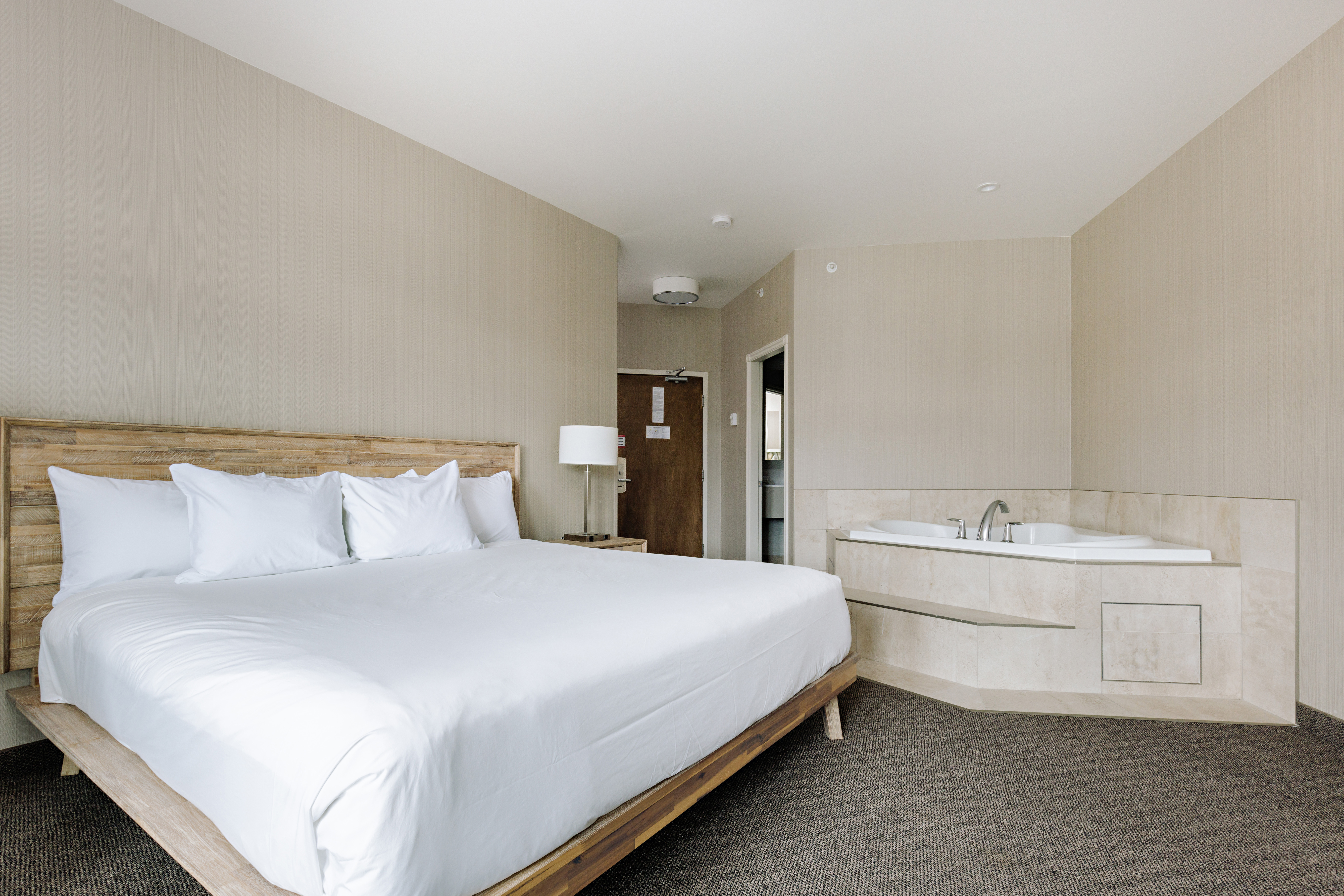 Guest room at the Balcomo, a Ramada by Wyndham in Penticton, British Columbia