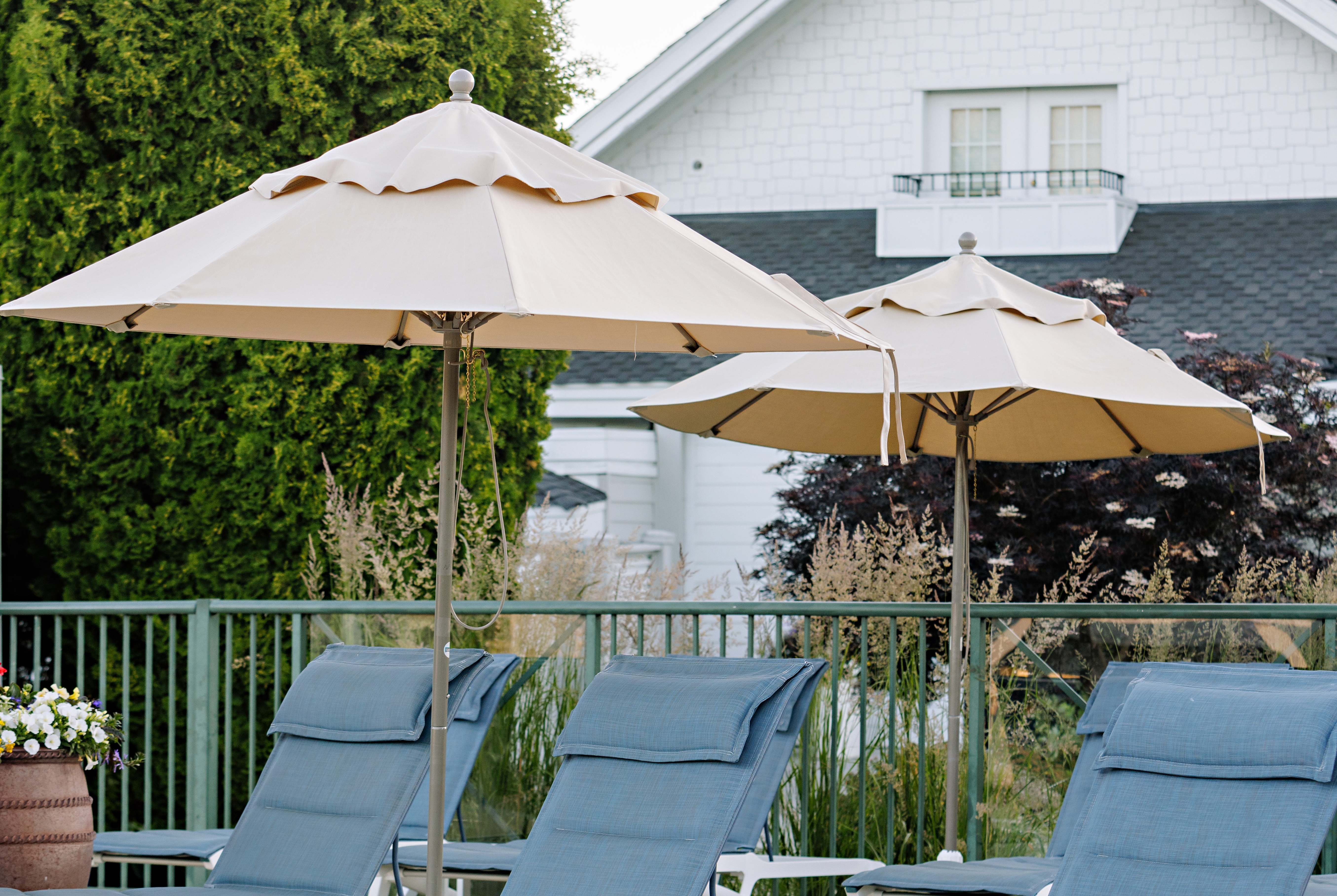 Pool feature at the Balcomo, a Ramada by Wyndham in Penticton, British Columbia