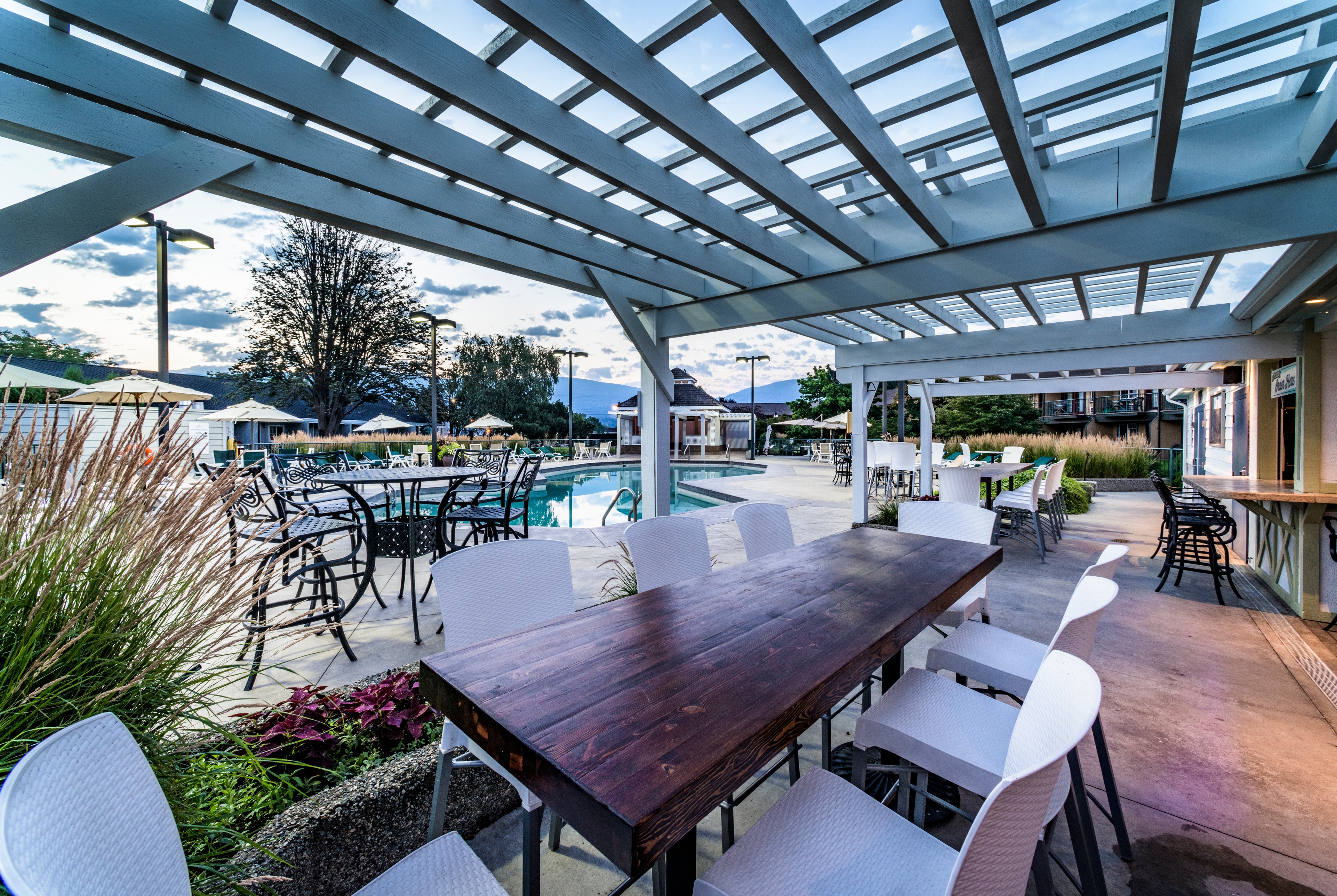 Courtyard at Balcomo, a Ramada by Wyndham in Penticton, British Columbia