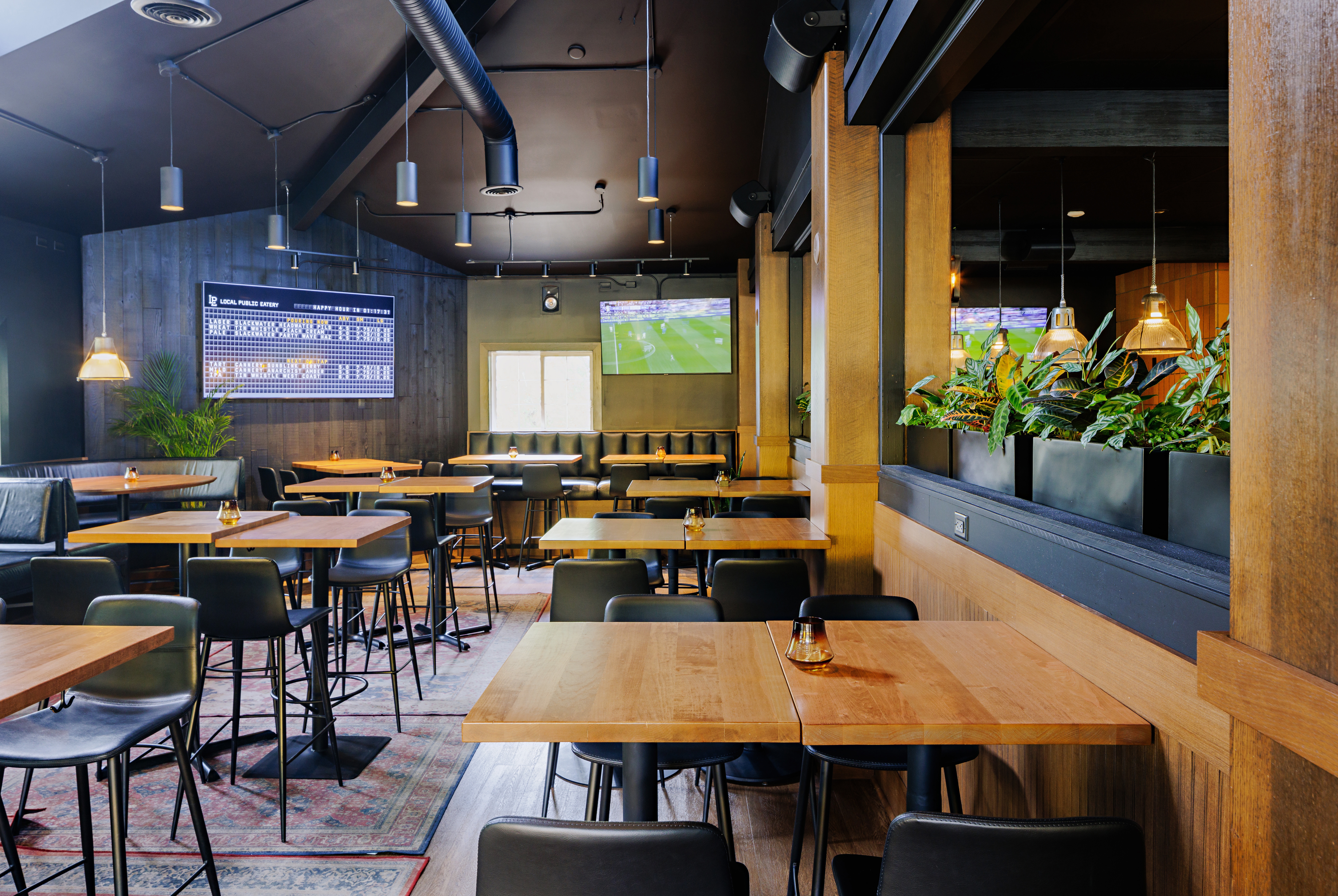 Balcomo, a Ramada by Wyndham restaurant in Penticton, British Columbia