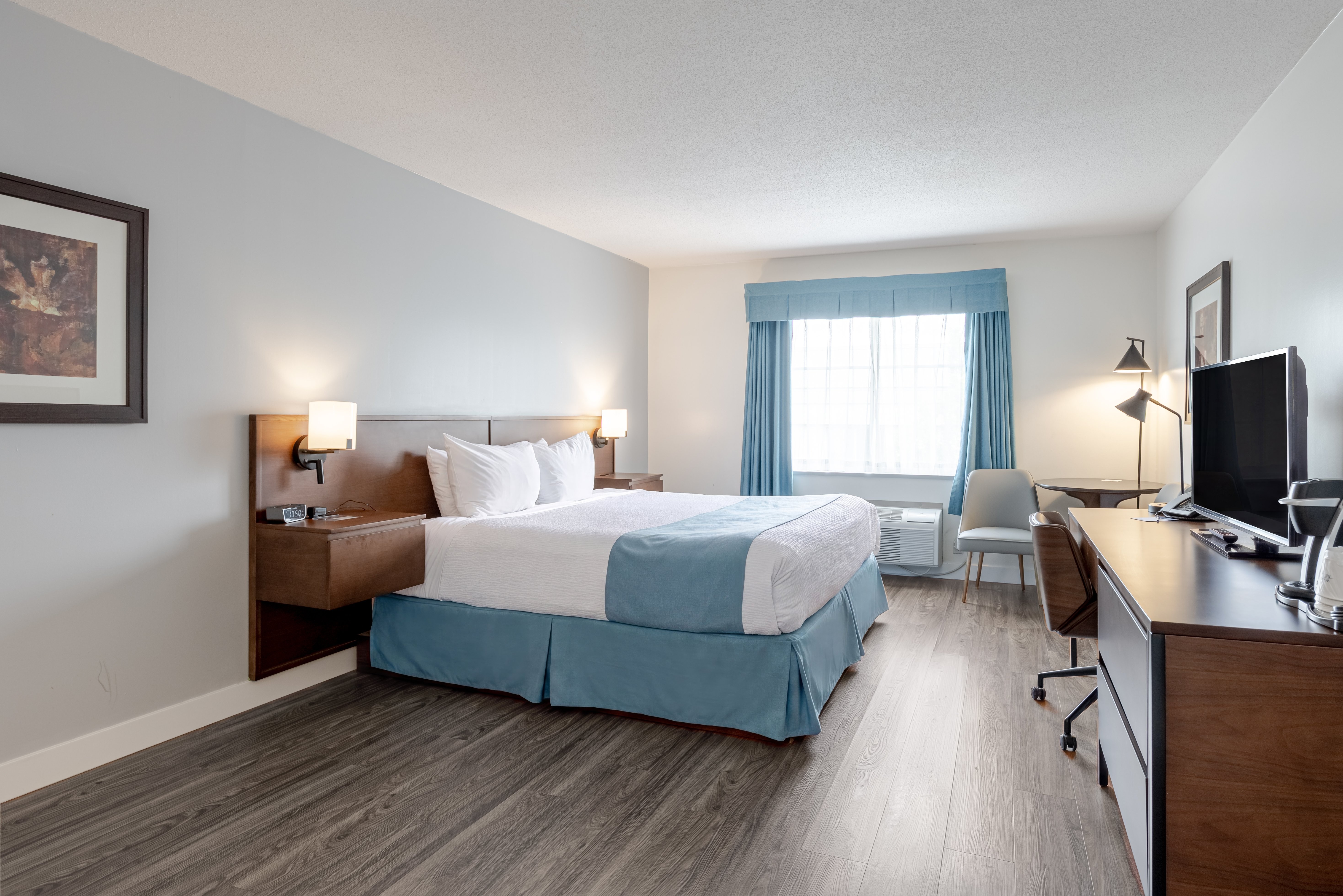 Guest room at the Ramada by Wyndham Surrey/Langley in Surrey, British Columbia