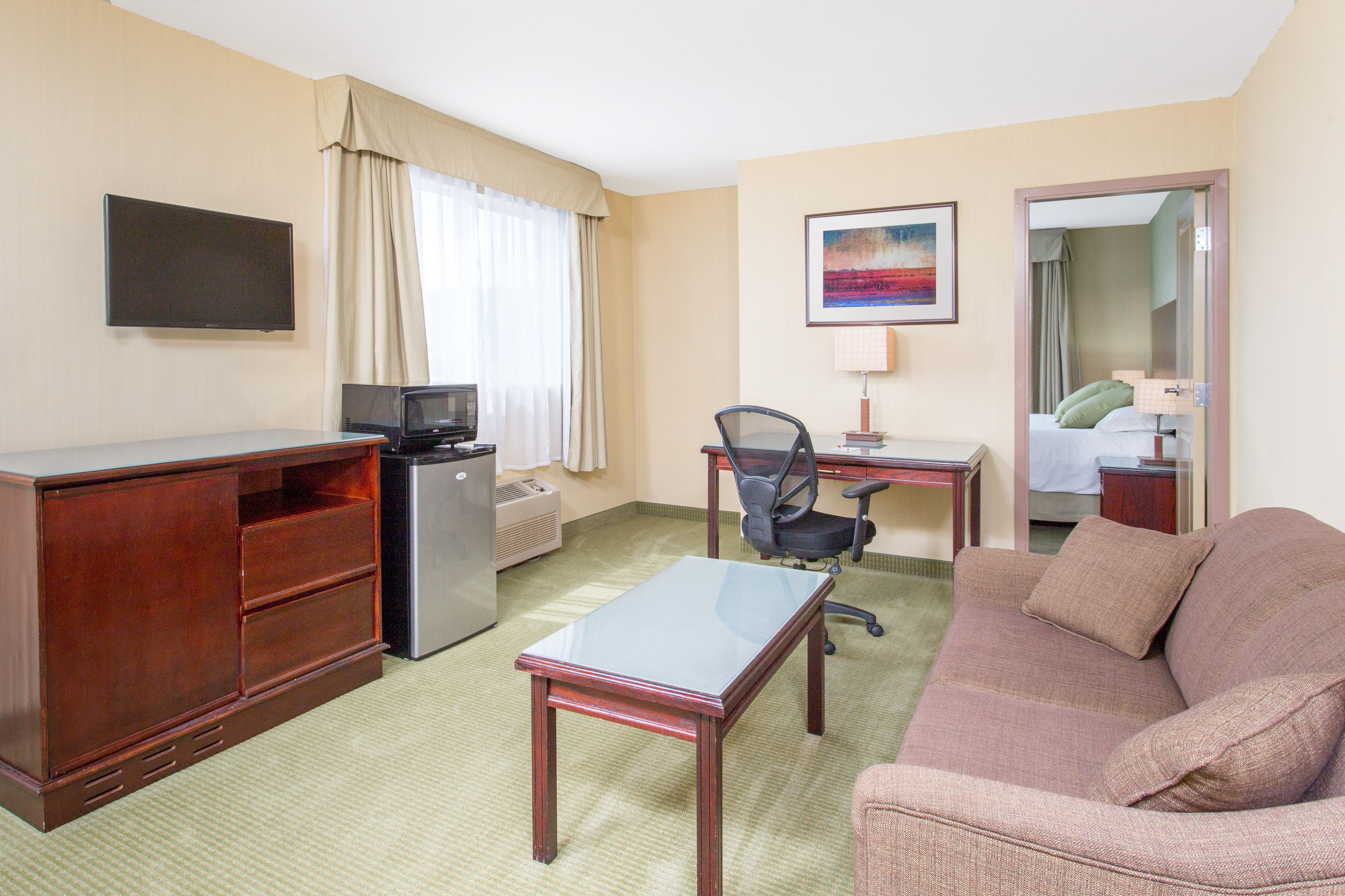 Guest room at the Ramada by Wyndham Williams Lake in Williams Lake, British Columbia