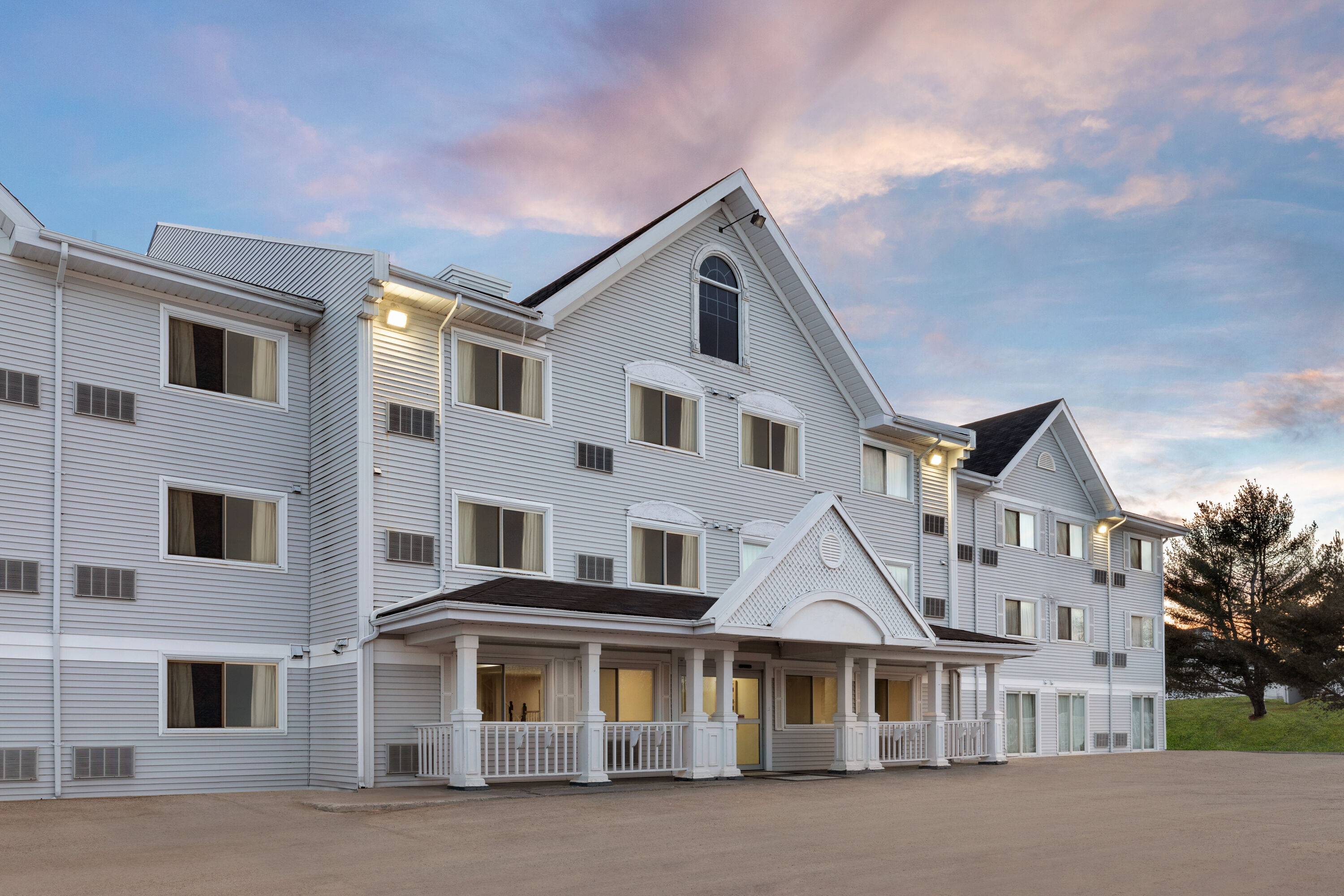 Exterior of Ramada by Wyndham Miramichi New Brunswick hotel in Miramichi, New Brunswick