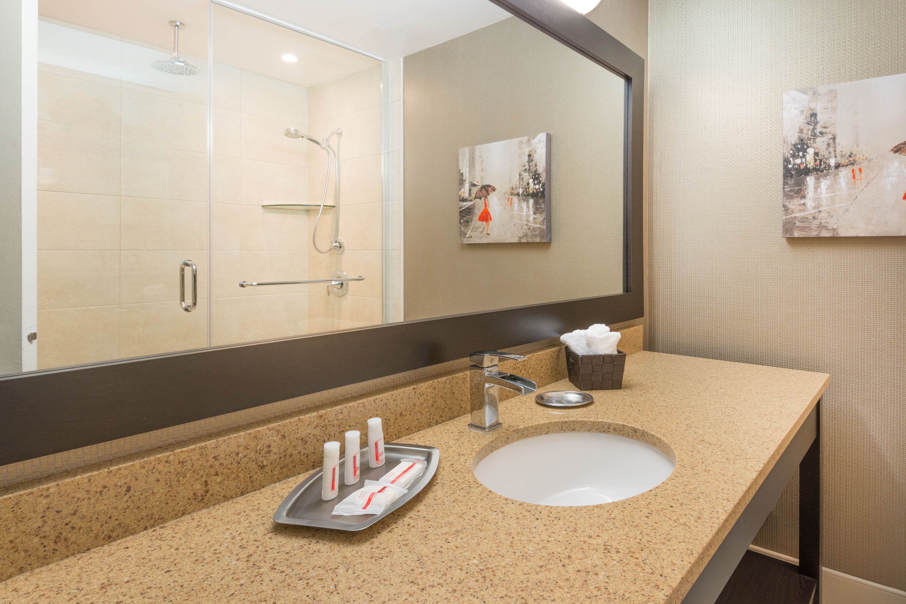 Guest room bath at the Ramada by Wyndham St. John's in St.John, Newfoundland