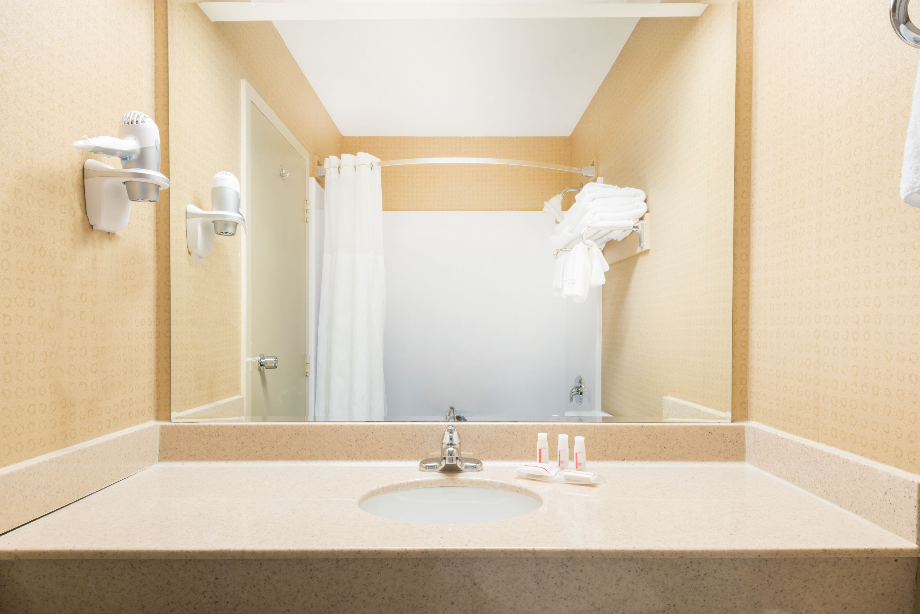 Guest room bath at the Ramada by Wyndham St. John's in St.John, Newfoundland