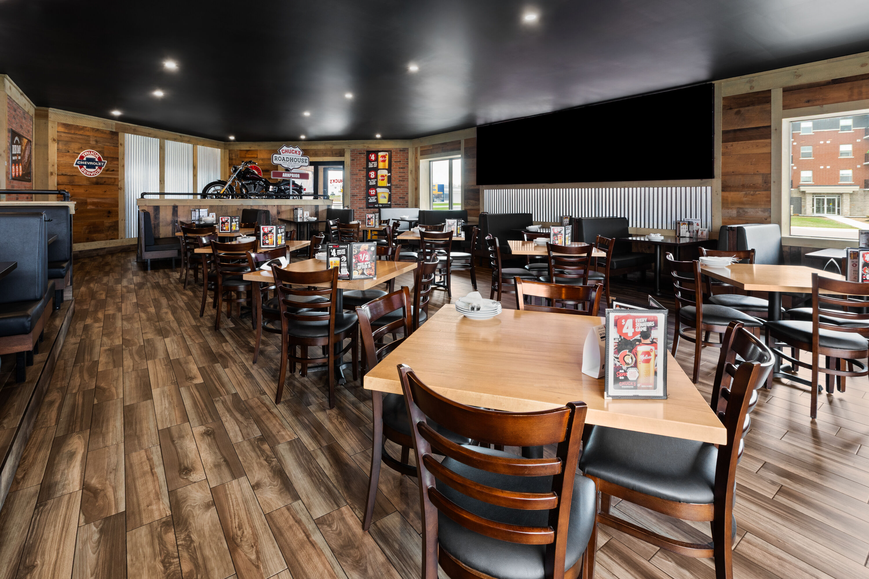 Bar at Ramada by Wyndham Arnprior in Arnprior, Ontario