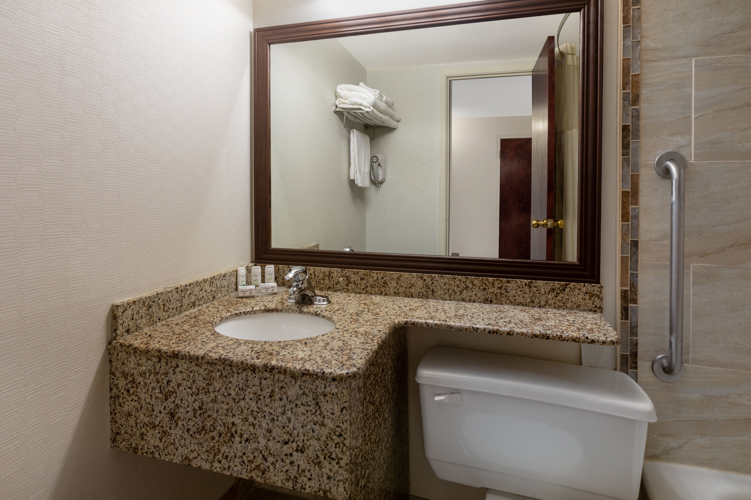 Guest room bath at the Ramada by Wyndham Arnprior in Arnprior, Ontario