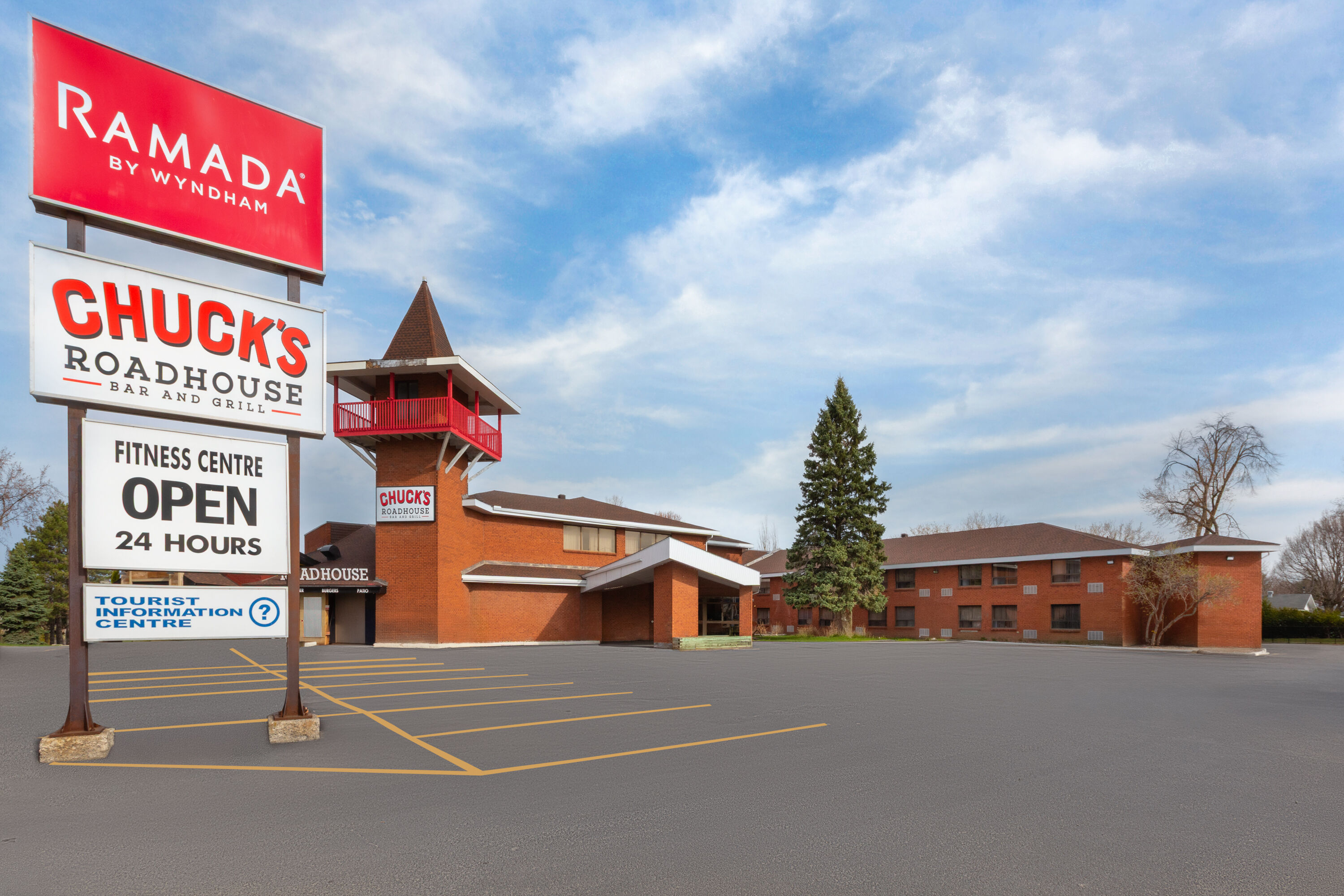Exterior Day Image of Ramada by Wyndham Arnprior hotel in Arnprior, Ontario