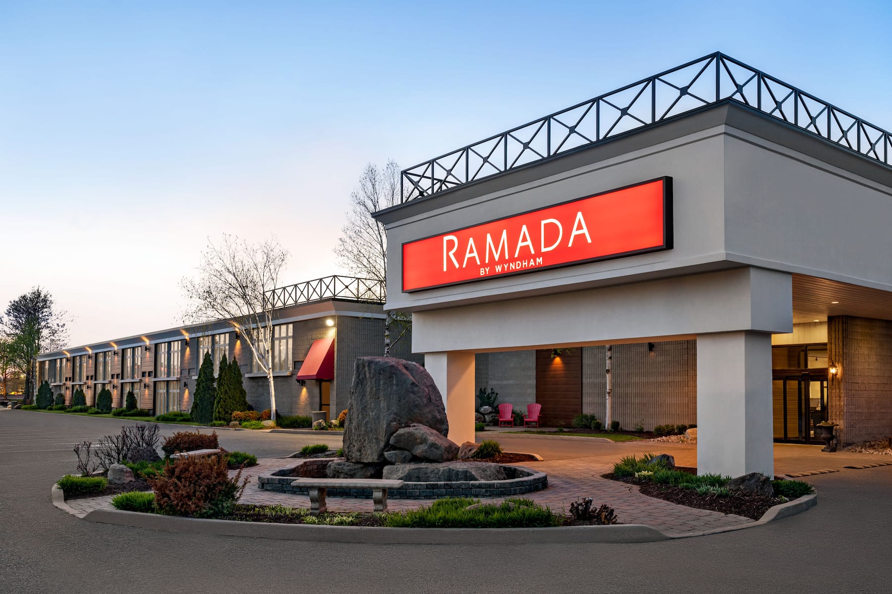 Ramada by Wyndham Cornwall | Cornwall, ON Hotels