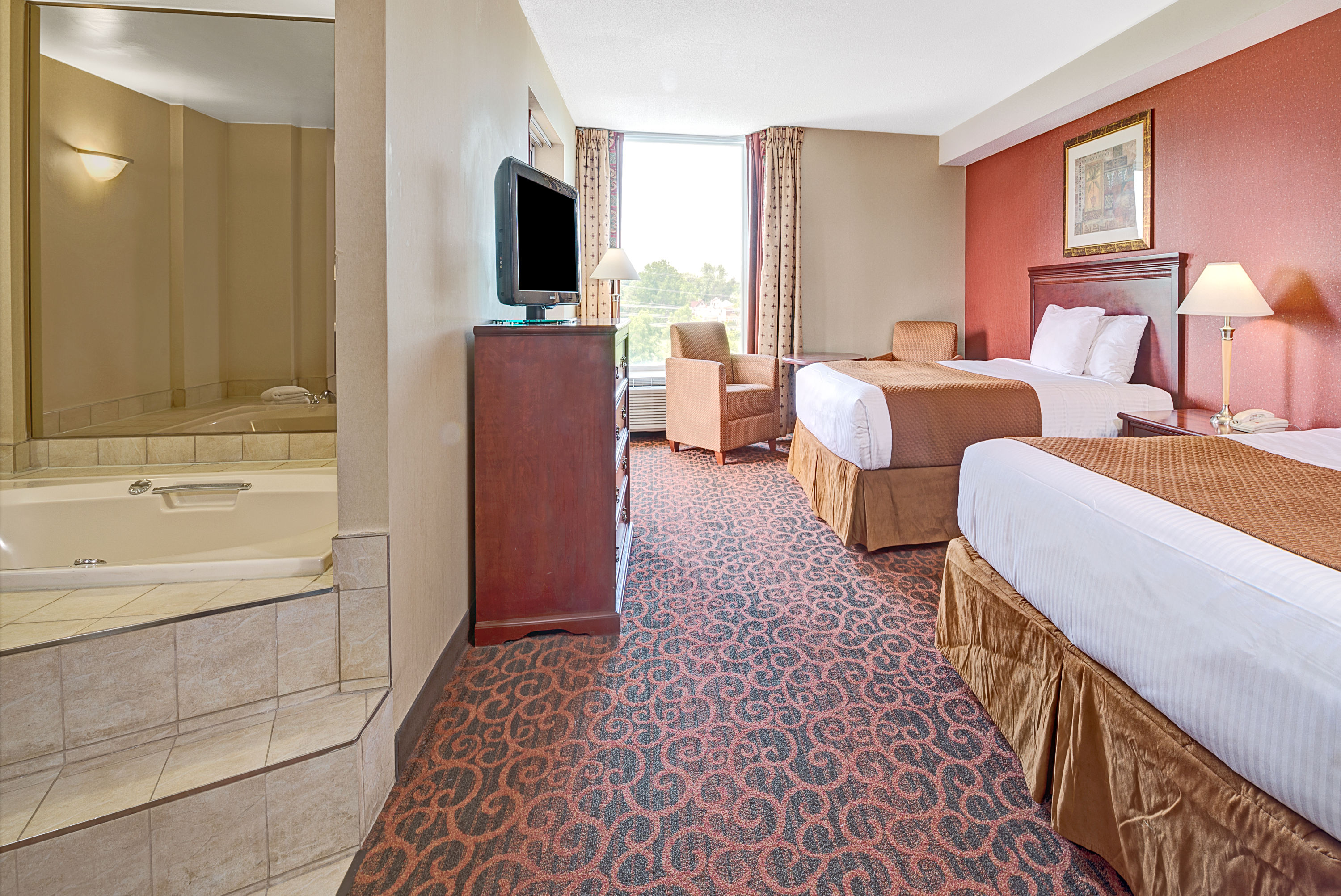 Ramada by Wyndham Niagara Falls/Fallsview suite in Niagara Falls, Ontario