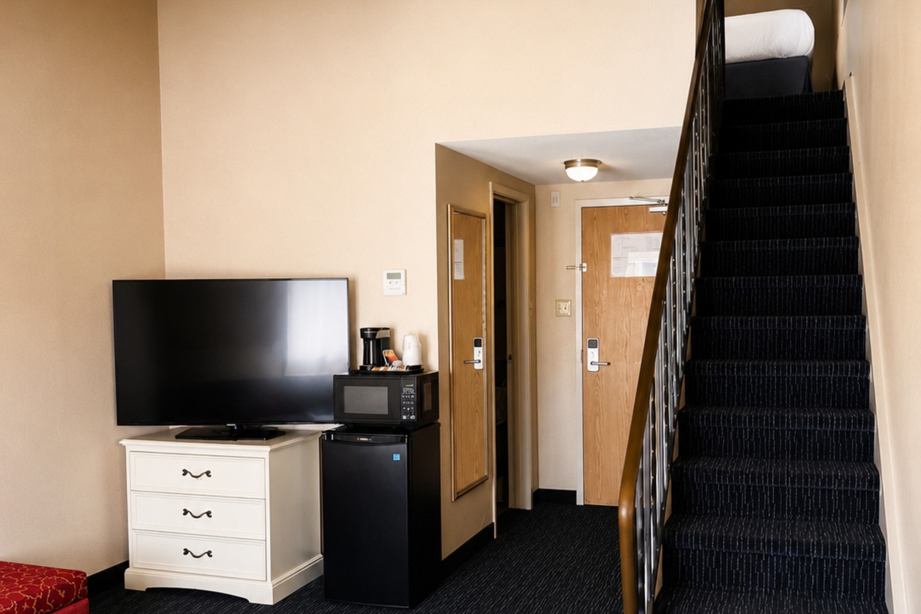 Guest room at the Ramada by Wyndham Trenton in Trenton, Ontario