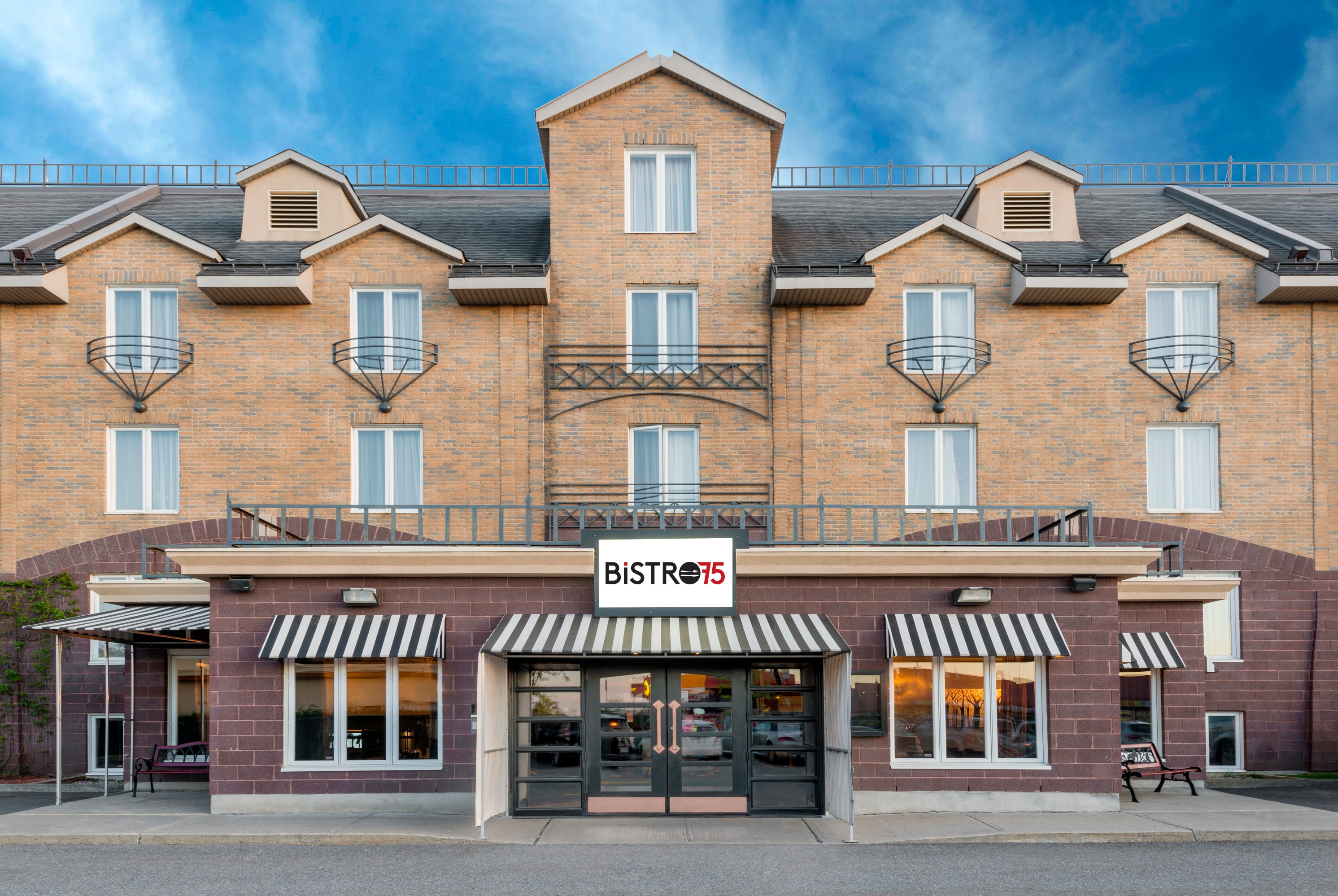 Ramada Plaza by Wyndham Gatineau/Manoir du Casino | Gatineau, QC Hotels