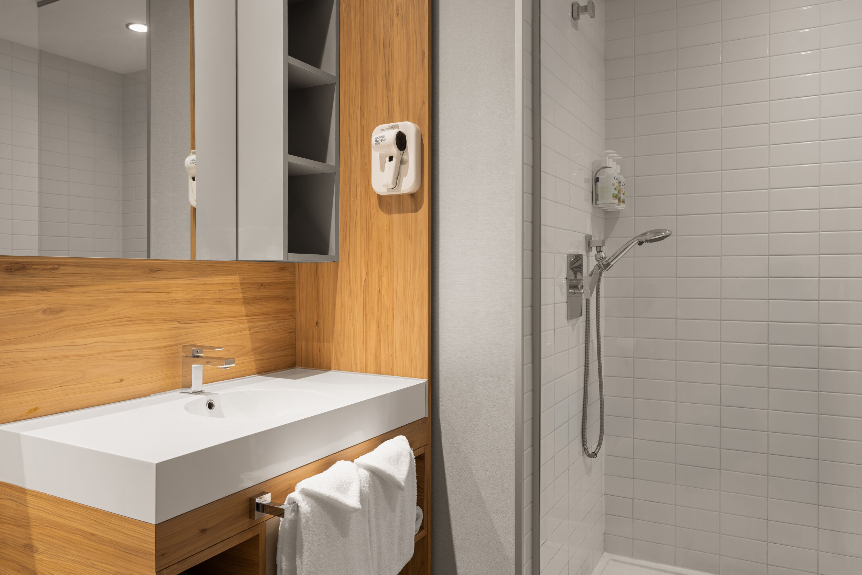 Guest room bath at the Ramada by Wyndham Laval in Laval, Quebec