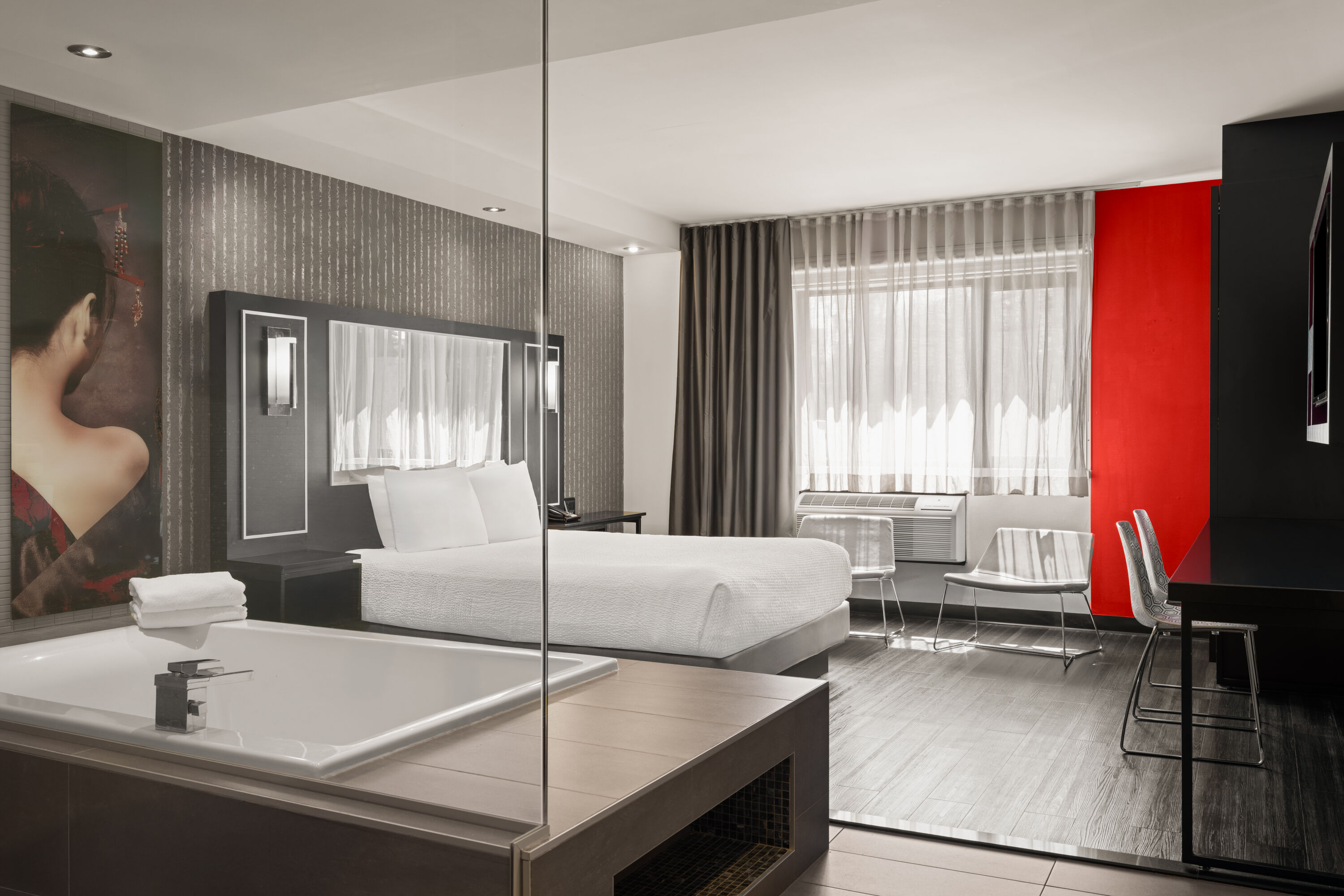 Ramada by Wyndham Laval hot tub suite in Laval, Quebec