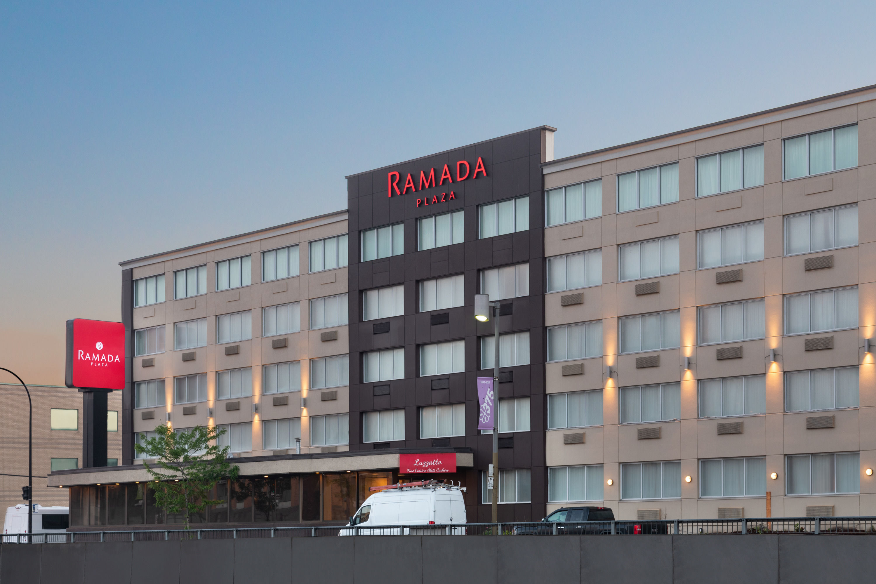 Ramada Plaza By Wyndham Montreal Montreal Qc Hotels