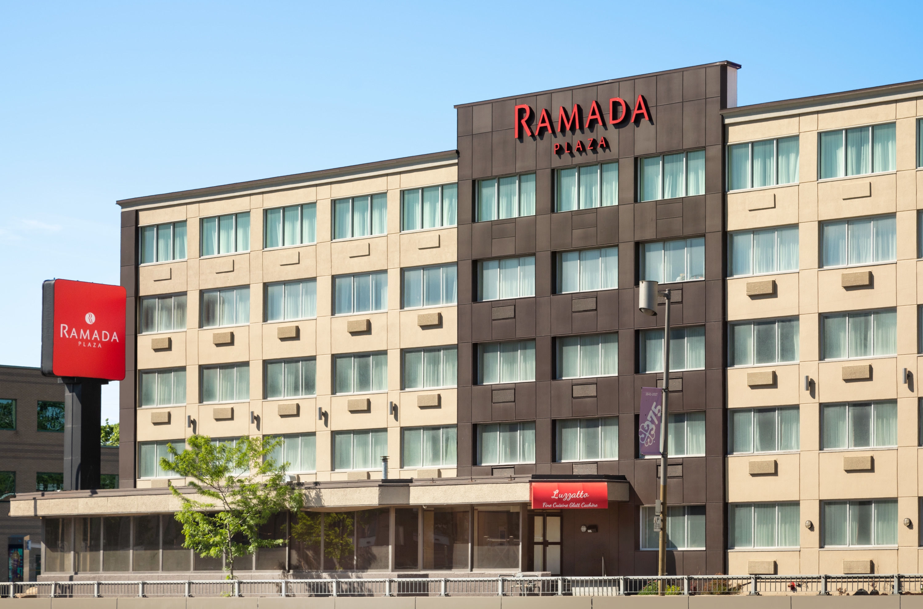 Ramada Plaza By Wyndham Montreal Montreal Qc Hotels