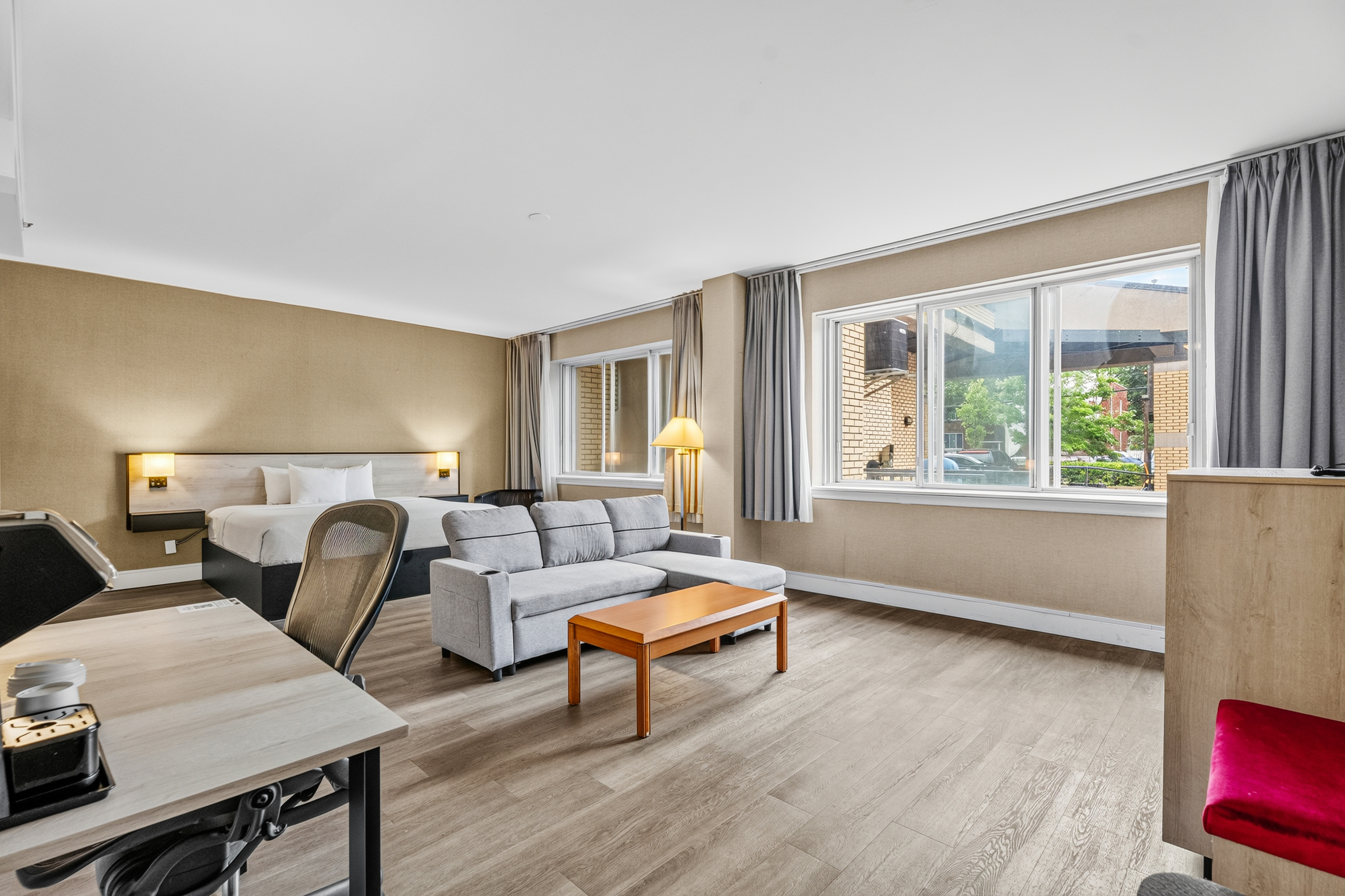 Ramada Plaza by Wyndham Montreal suite in Montreal, Quebec