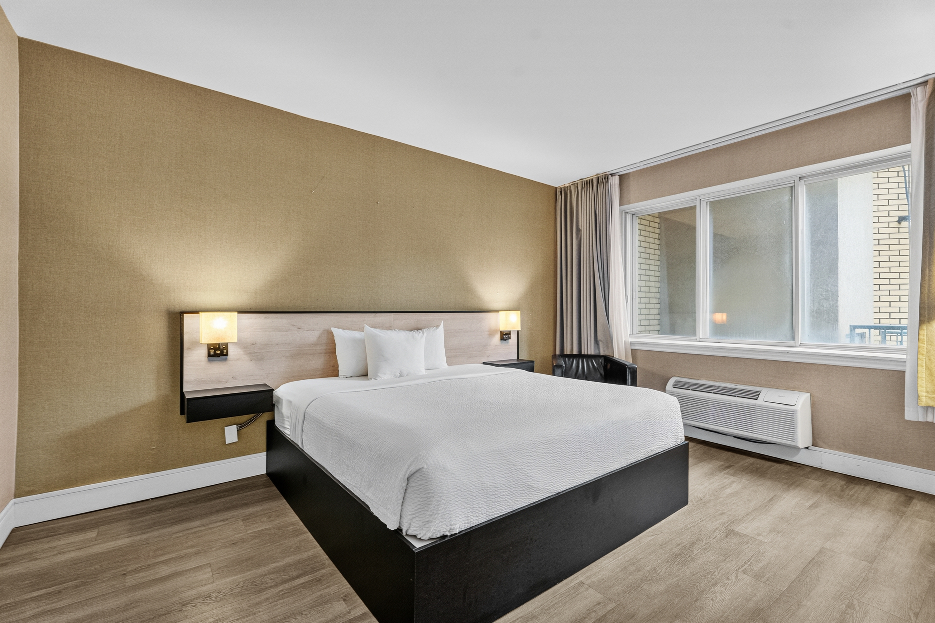 Ramada Plaza by Wyndham Montreal suite in Montreal, Quebec