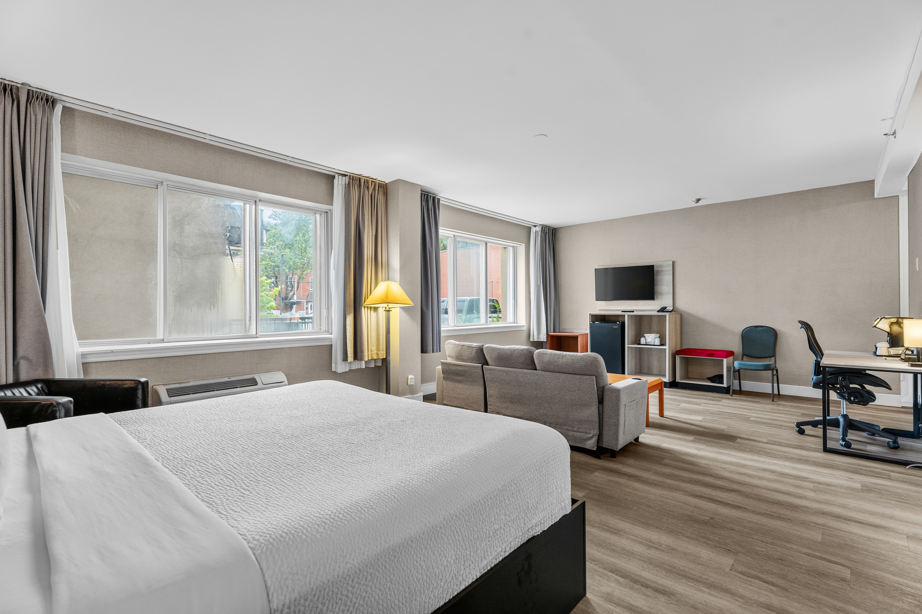 Ramada Plaza by Wyndham Montreal suite in Montreal, Quebec