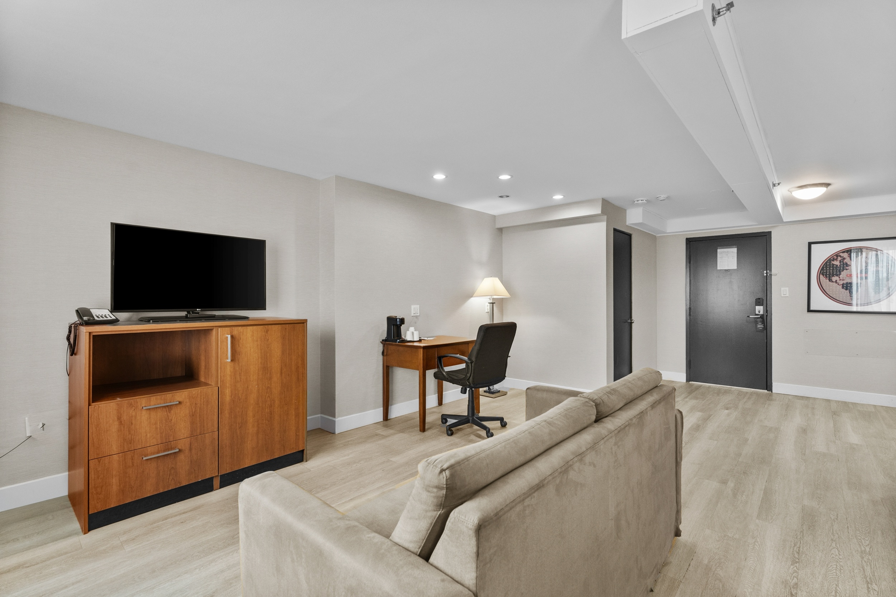 Ramada Plaza by Wyndham Montreal suite in Montreal, Quebec