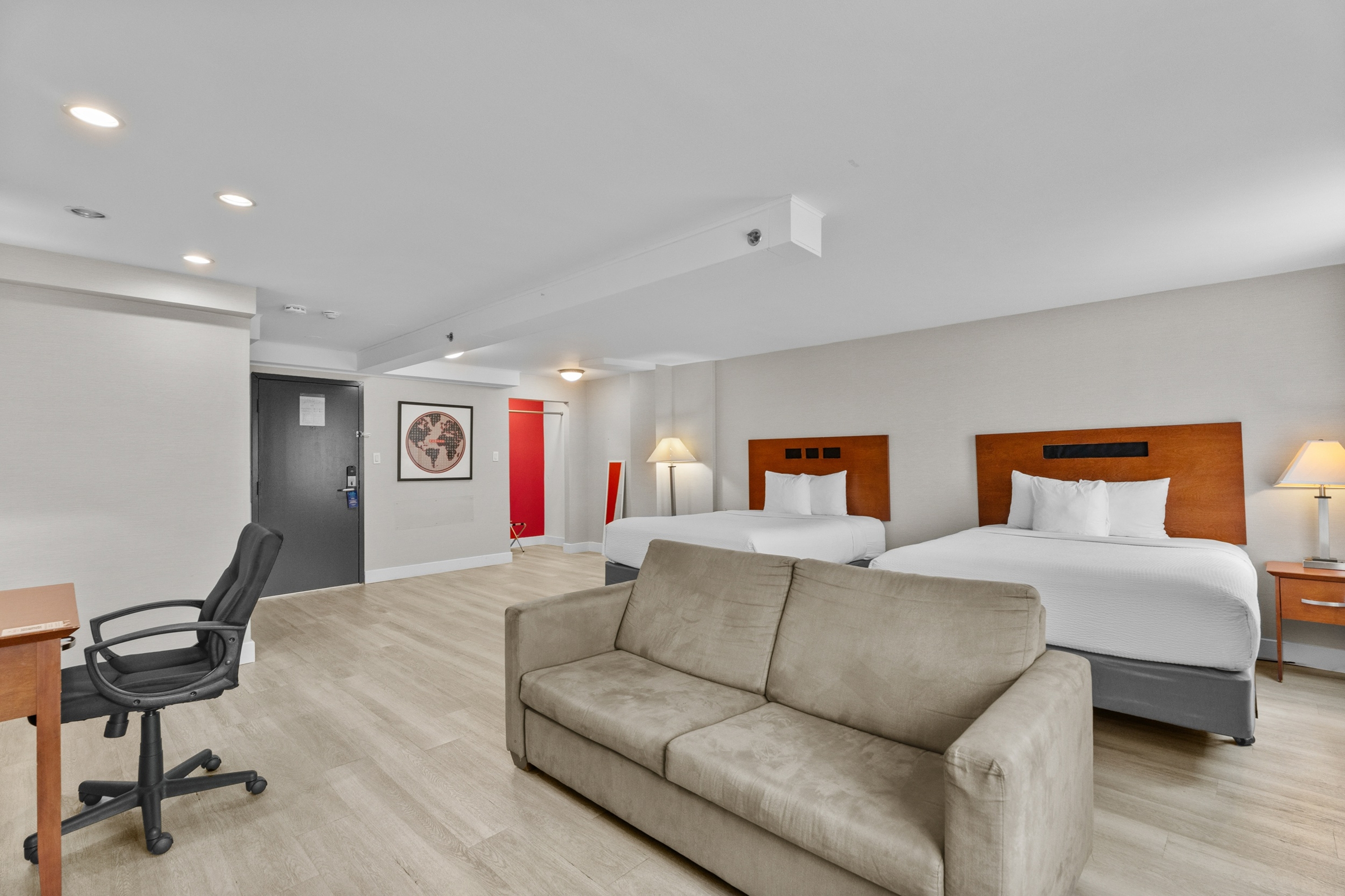 Ramada Plaza by Wyndham Montreal suite in Montreal, Quebec