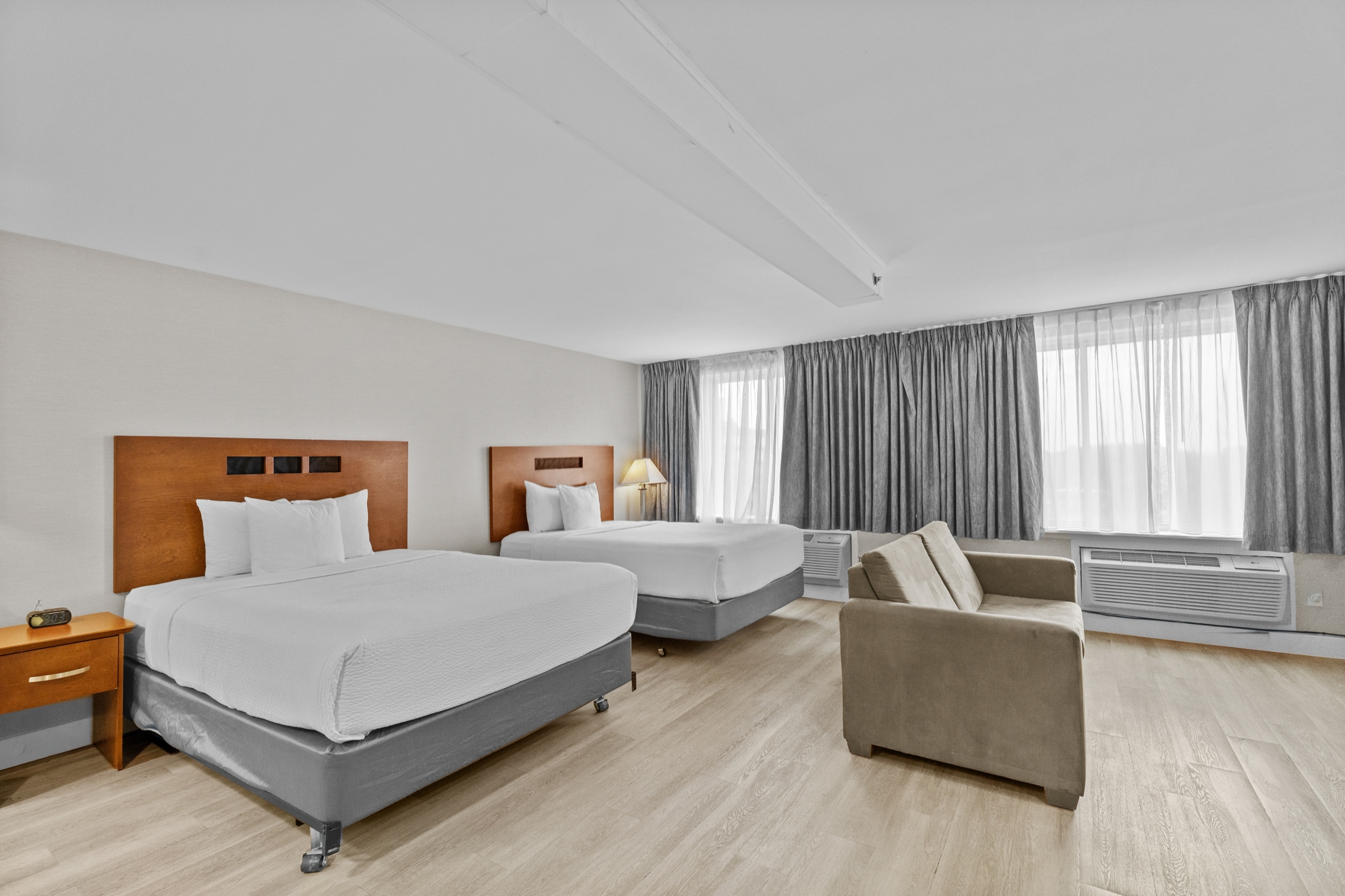Ramada Plaza by Wyndham Montreal suite in Montreal, Quebec