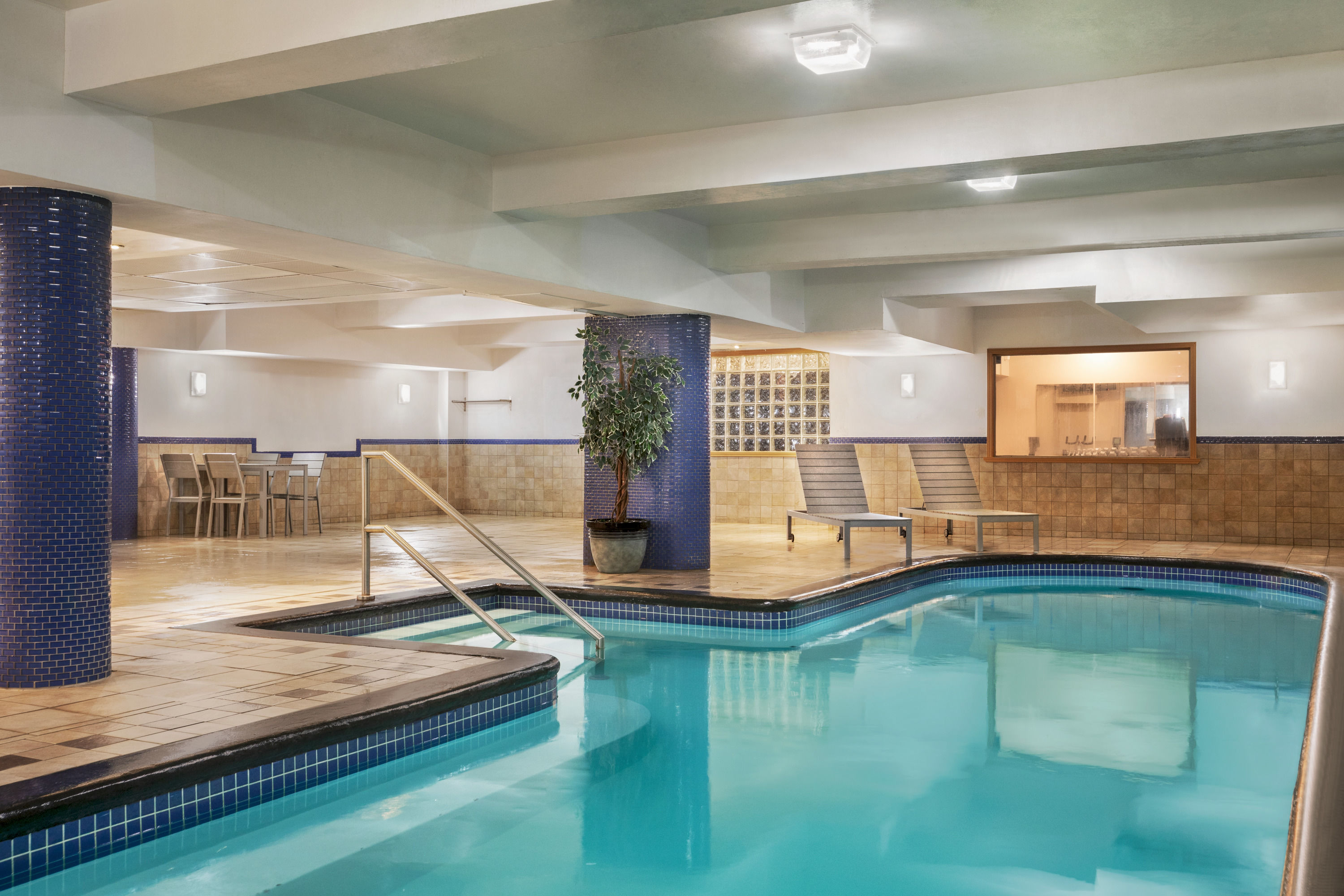 Ramada Plaza By Wyndham Montreal Montreal Qc Hotels