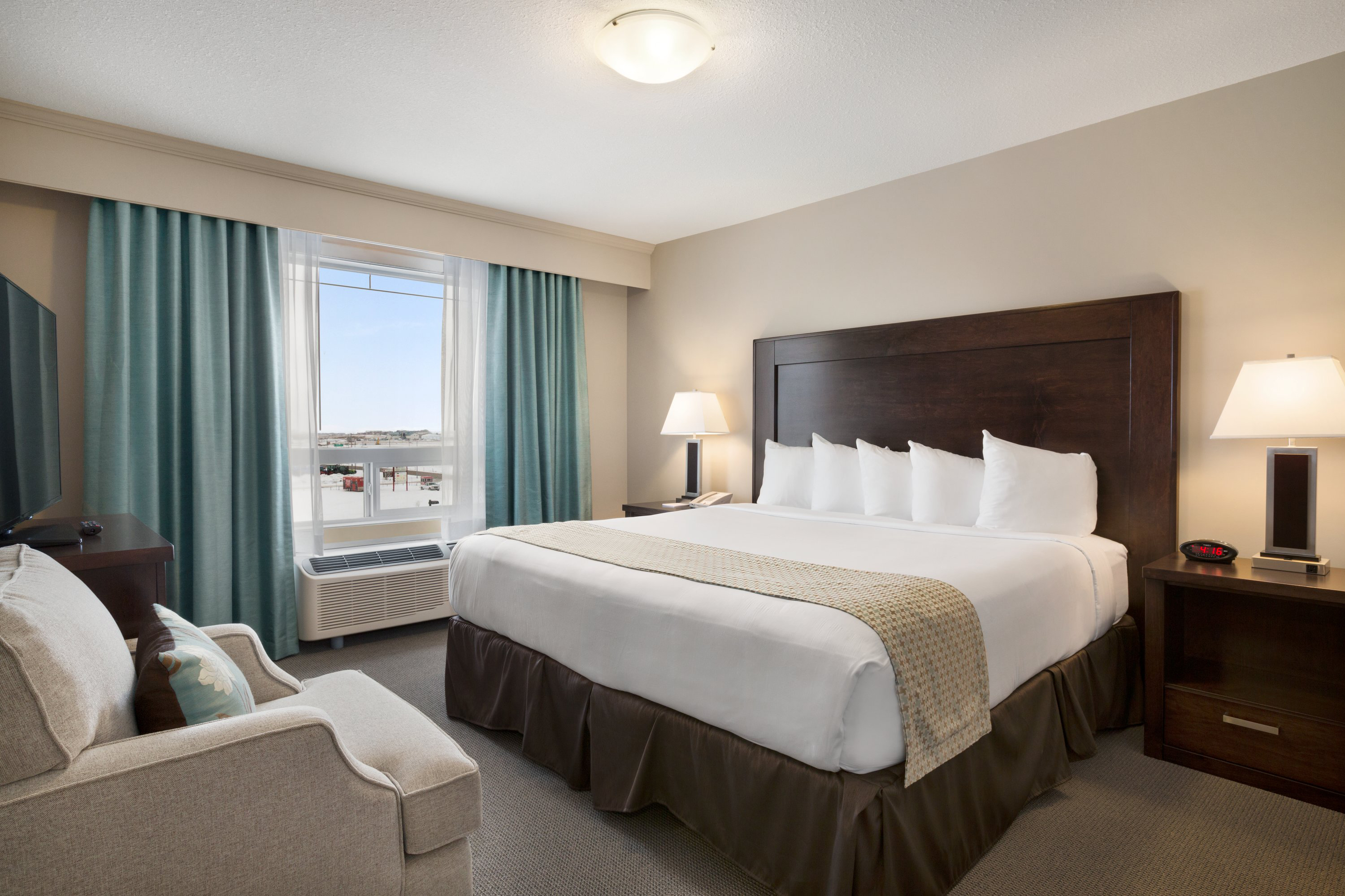Ramada by Wyndham Emerald Park/Regina East suite in Emerald Park, Saskatchewan