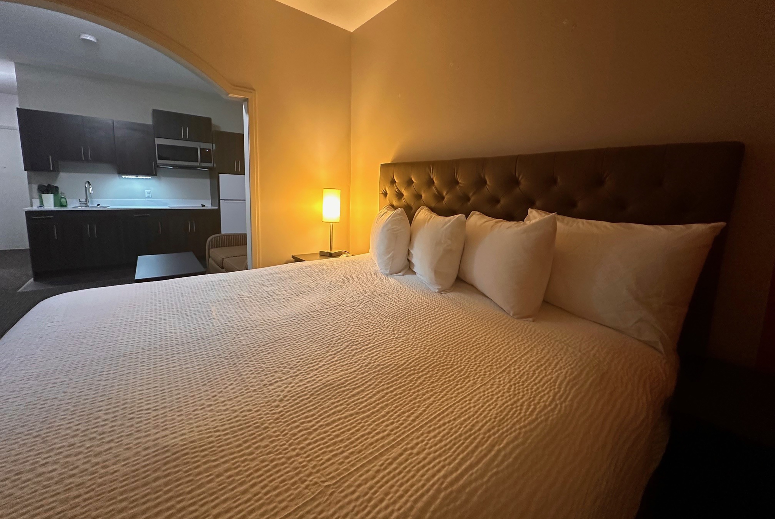 1 Queen Bed, Suite, Kitchenette, Second Floor, Non-Smoking