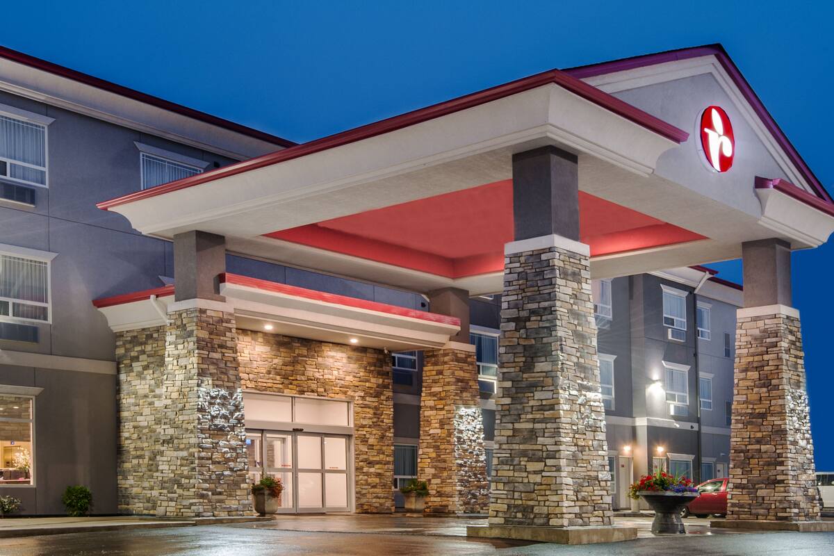 Ramada By Wyndham Moose Jaw Hotels Sk S6j Oc1 Exterior Of Ramada By Wyndham Moose Jaw Hotel In Saskatchewan