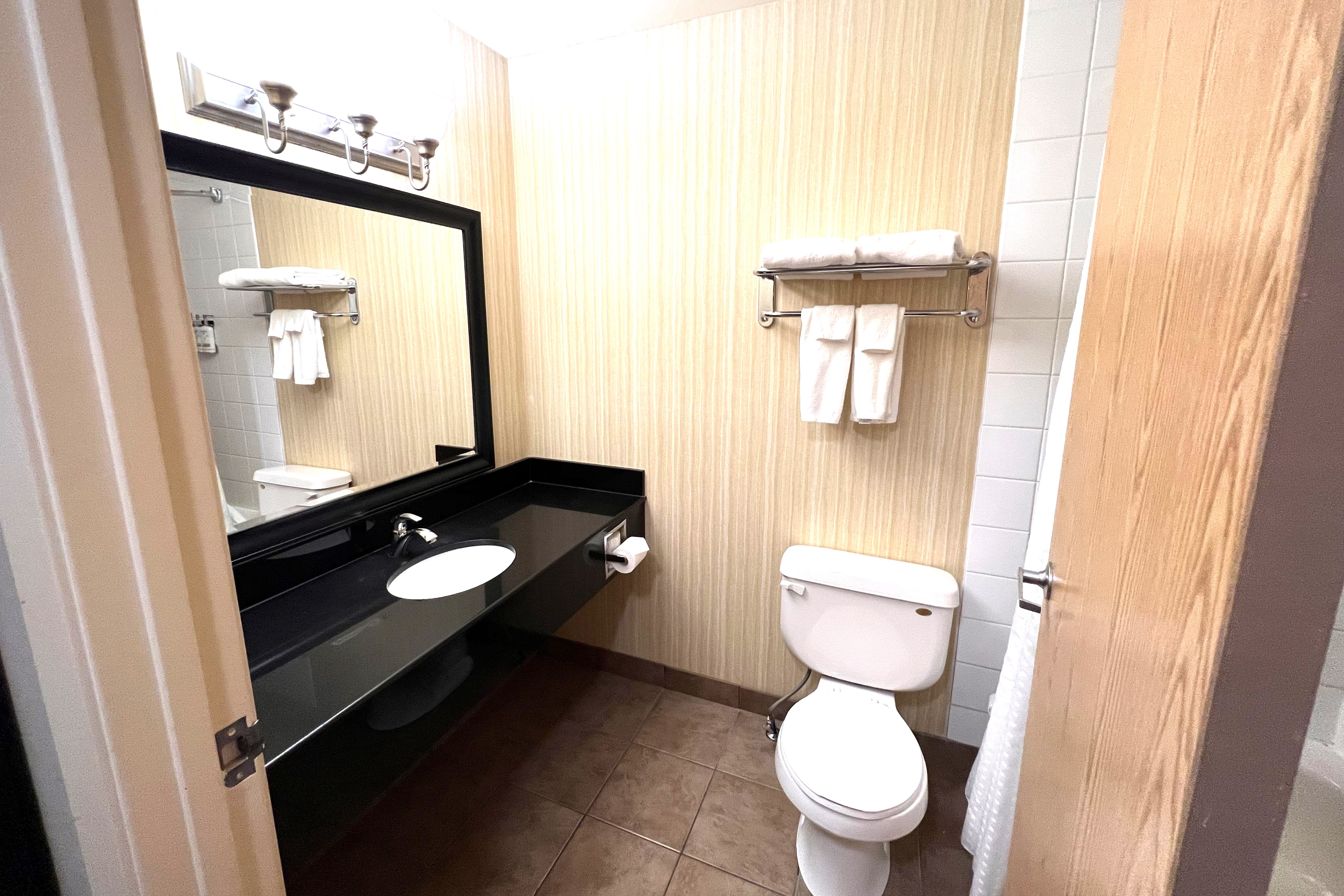 Guest room bath at the Ramada by Wyndham Prince Albert in Prince Albert, Saskatchewan