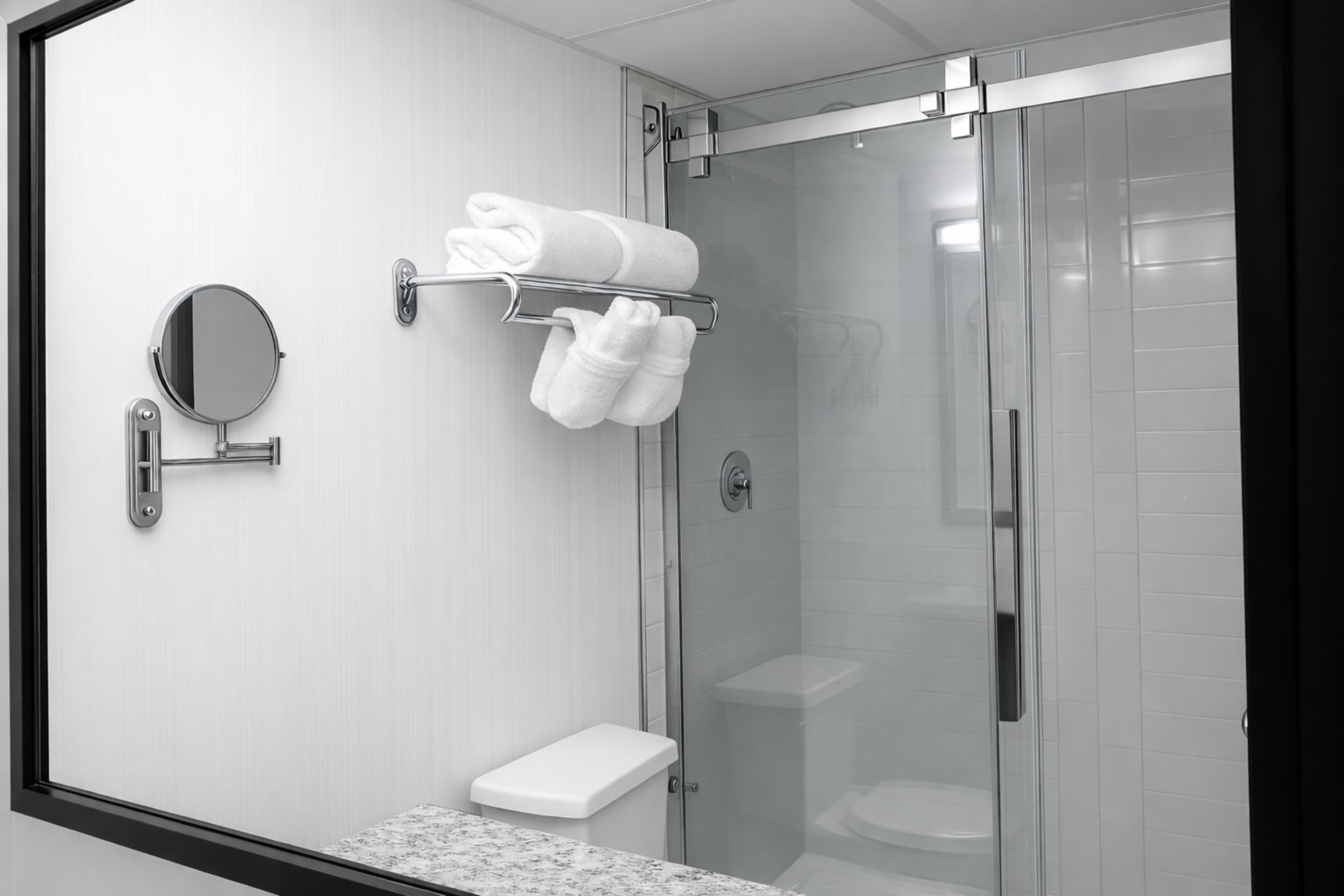 Guest room bath at the Ramada Plaza by Wyndham Regina Downtown in Regina, Saskatchewan