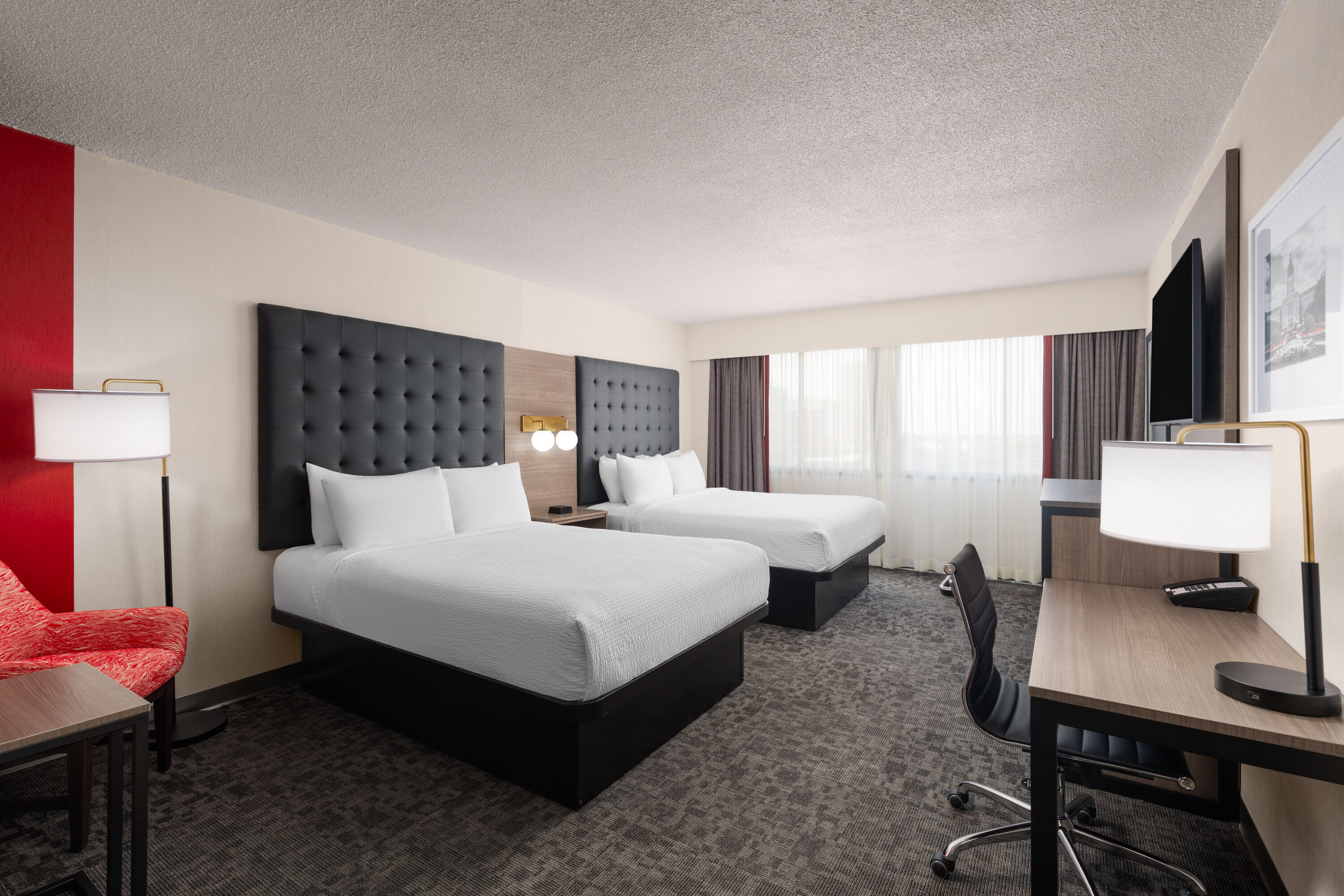 Guest room at the Ramada Plaza by Wyndham Regina Downtown in Regina, Saskatchewan