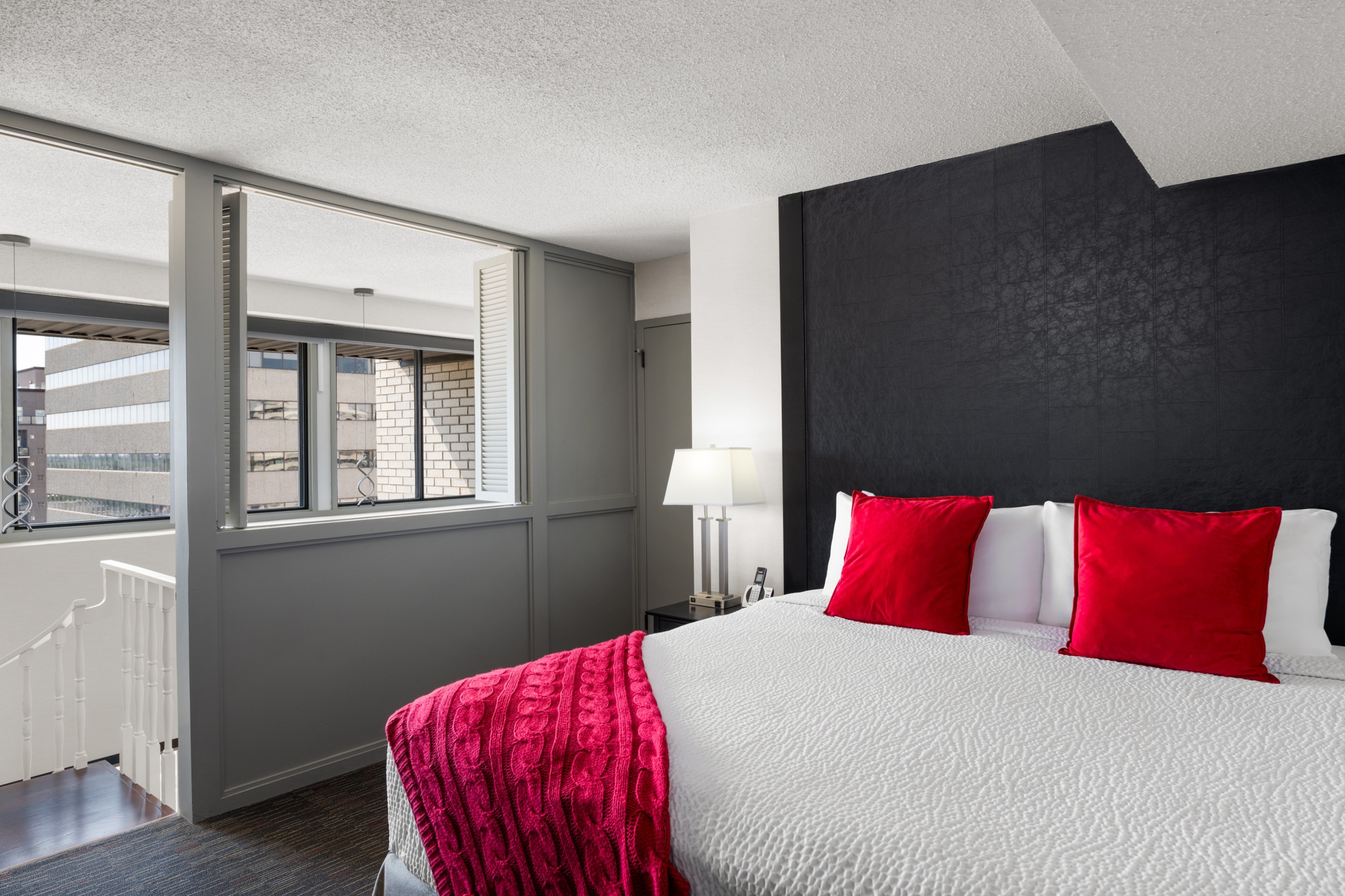 Guest room at the Ramada Plaza by Wyndham Regina Downtown in Regina, Saskatchewan