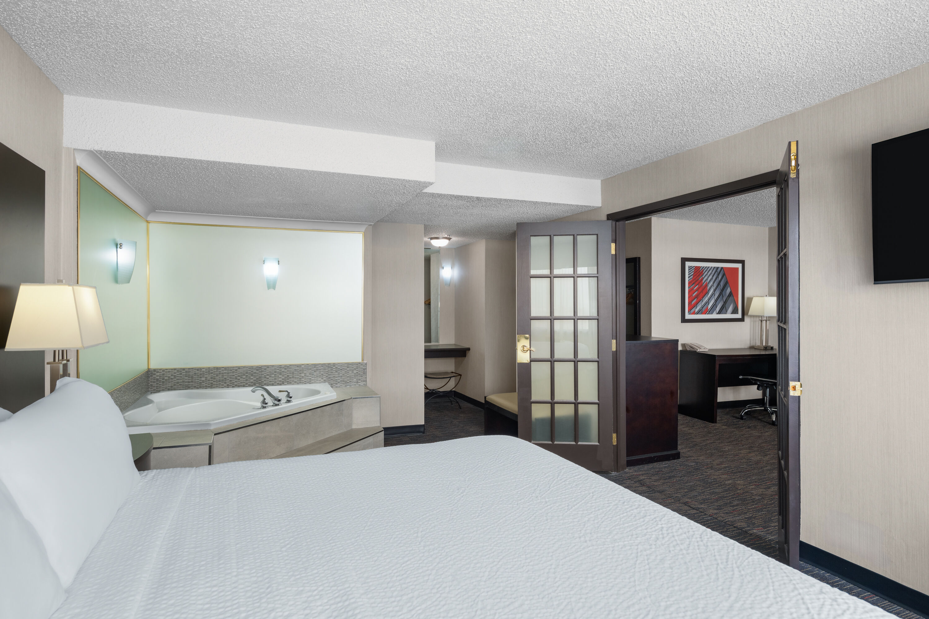 Ramada Plaza by Wyndham Regina Downtown hot tub suite in Regina, Saskatchewan