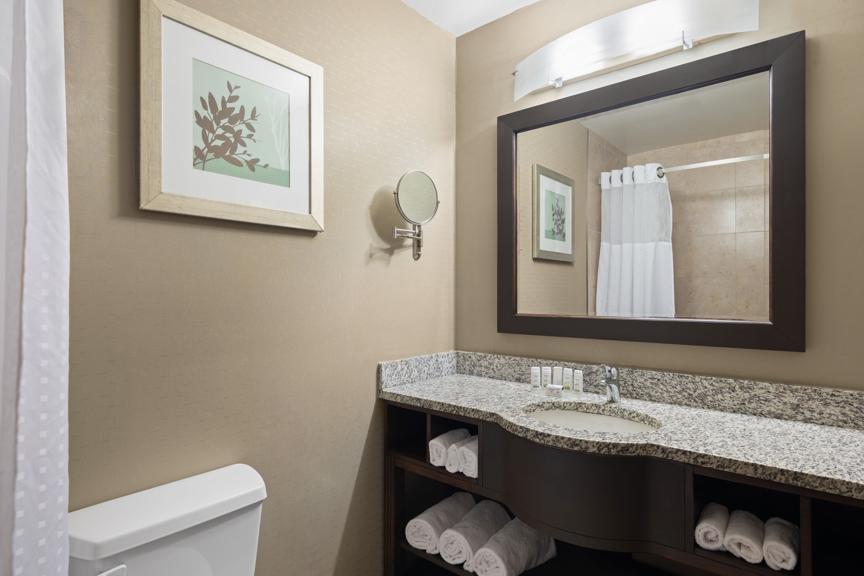 Guest room bath at the Ramada by Wyndham Saskatoon in Saskatoon, Saskatchewan