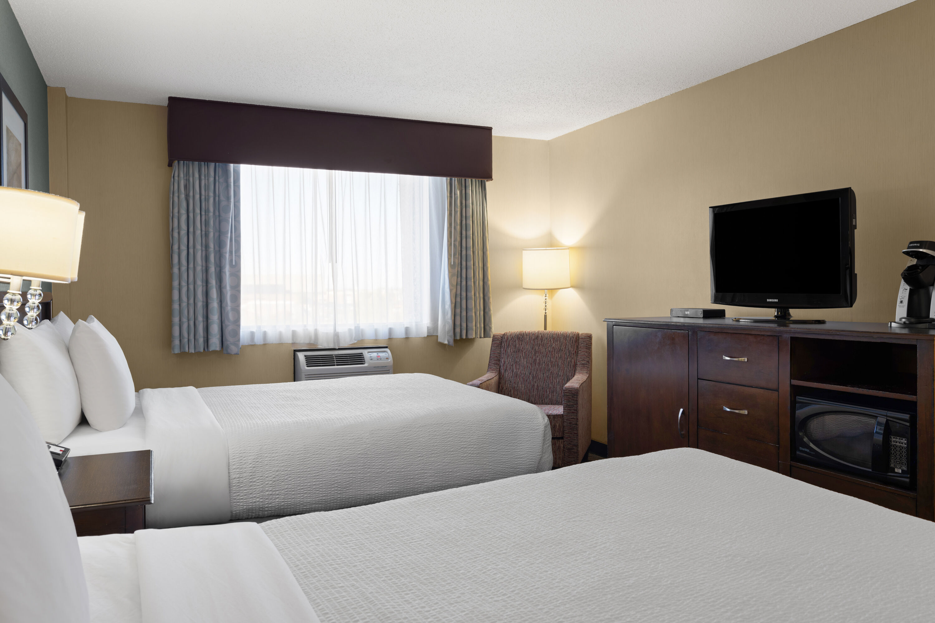 Guest room at the Ramada by Wyndham Saskatoon in Saskatoon, Saskatchewan