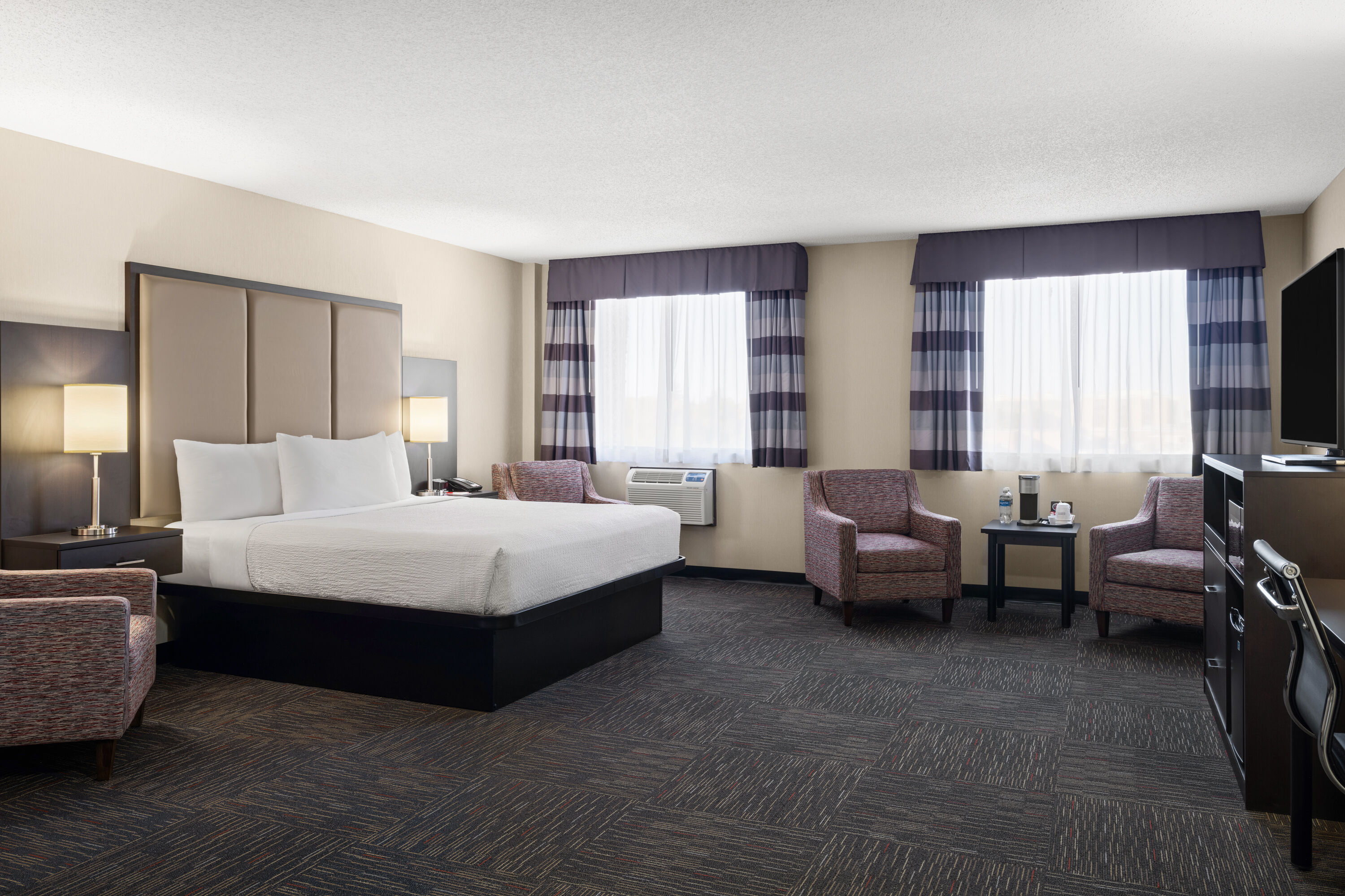 Ramada by Wyndham Saskatoon suite in Saskatoon, Saskatchewan