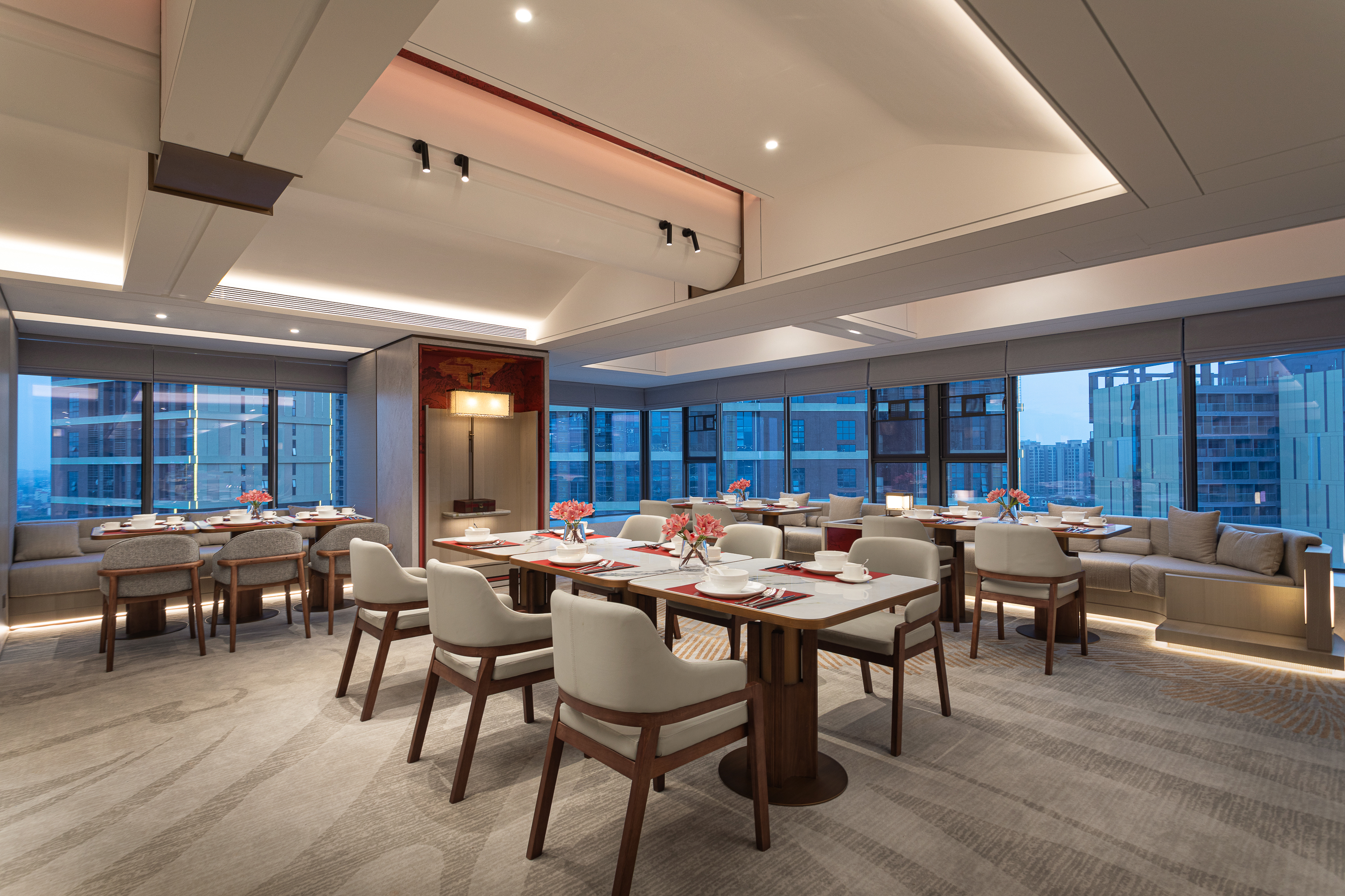 Ramada by Wyndham Foshan Danzao restaurant breakfast area with seating in Foshan, Other than US/Canada