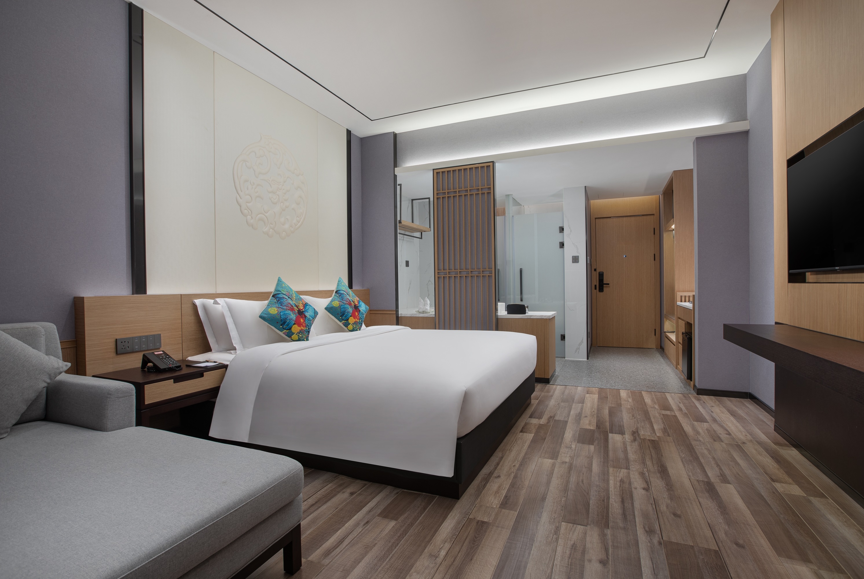 Guest room at the Ramada by Wyndham Guilin Yangshuo Resort in Guilin, Other than US/Canada