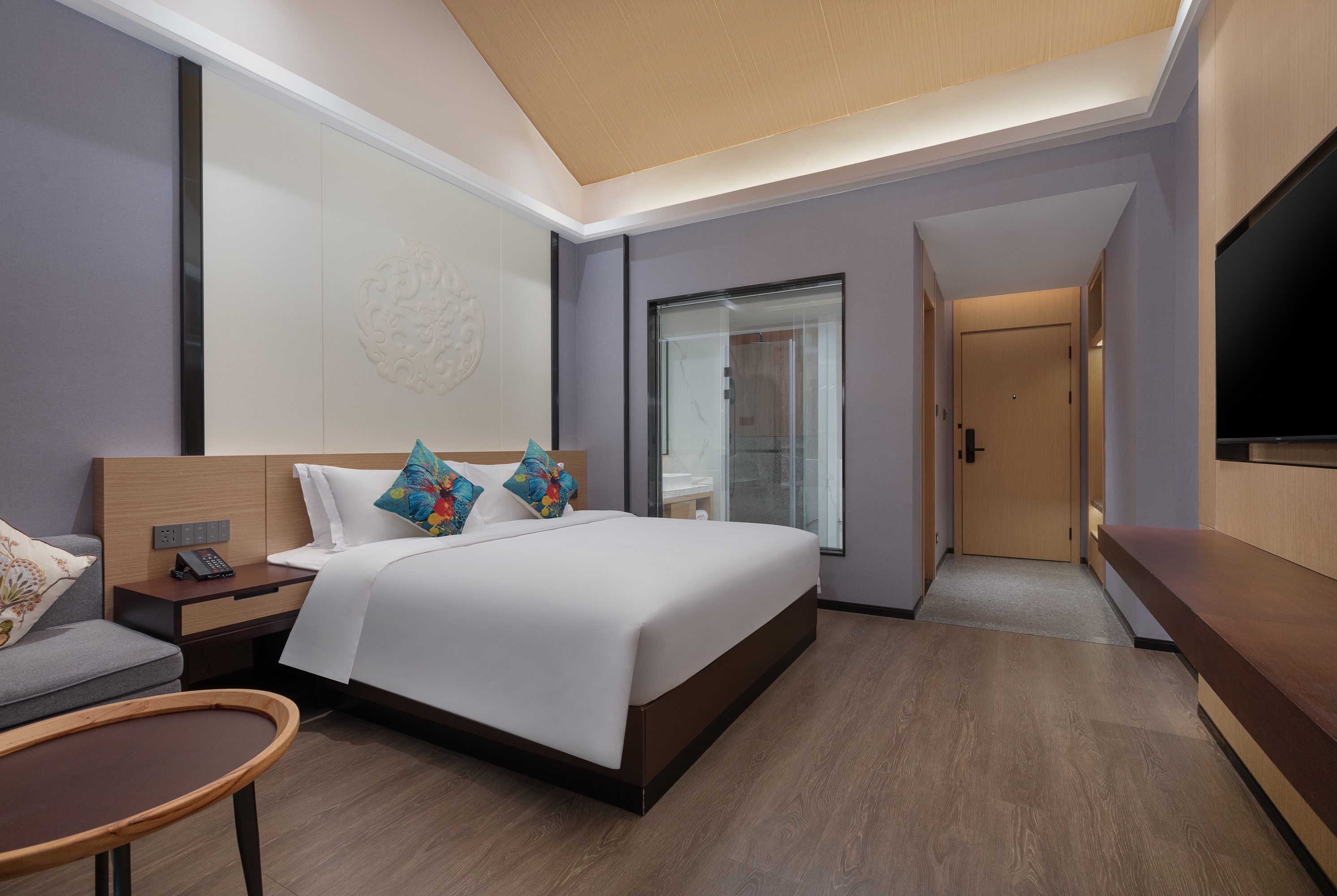 Guest room at the Ramada by Wyndham Guilin Yangshuo Resort in Guilin, Other than US/Canada