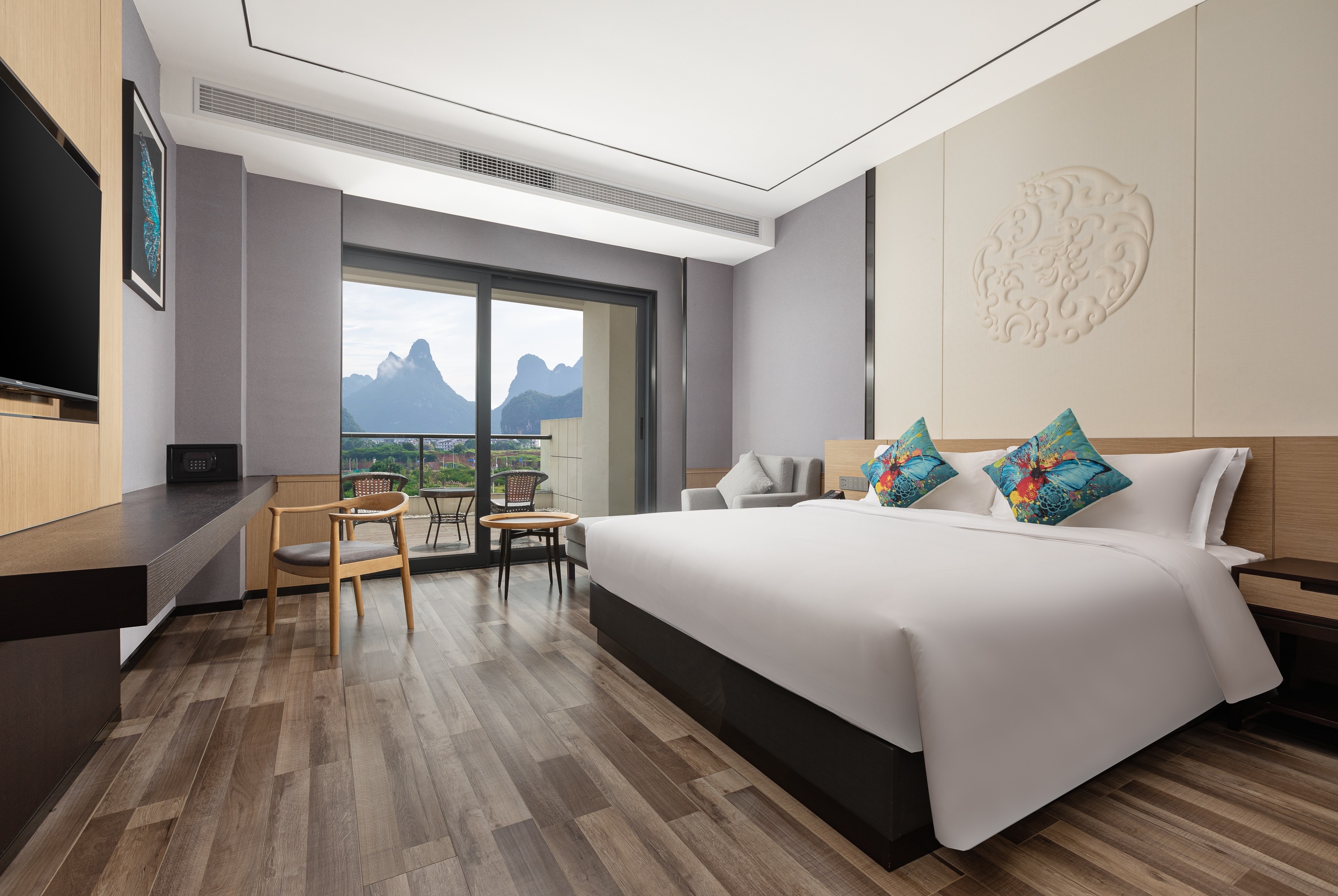 Guest room at the Ramada by Wyndham Guilin Yangshuo Resort in Guilin, Other than US/Canada
