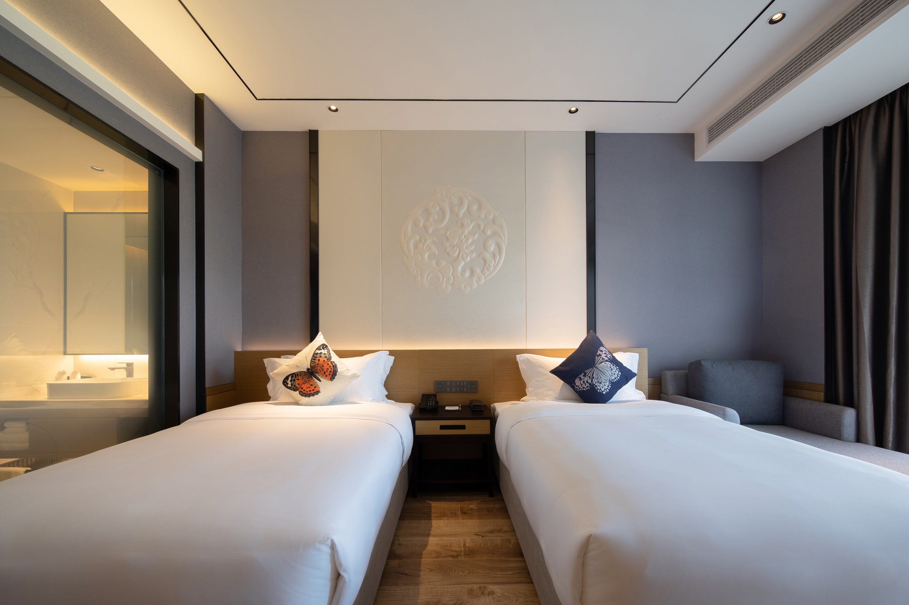 Guest room at the Ramada by Wyndham Guilin Yangshuo Resort in Guilin, Other than US/Canada