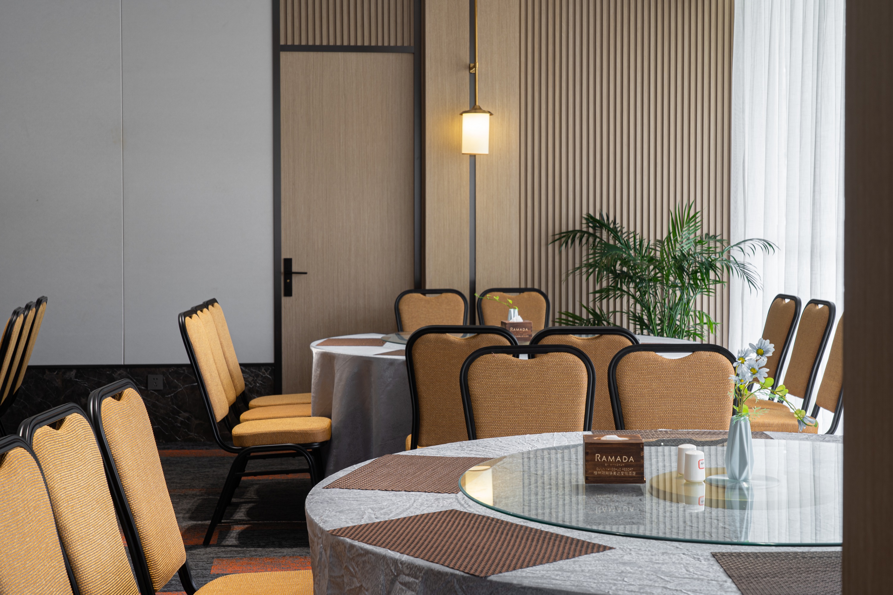 Ramada by Wyndham Guilin Yangshuo Resort restaurant main dining in Guilin, Other than US/Canada