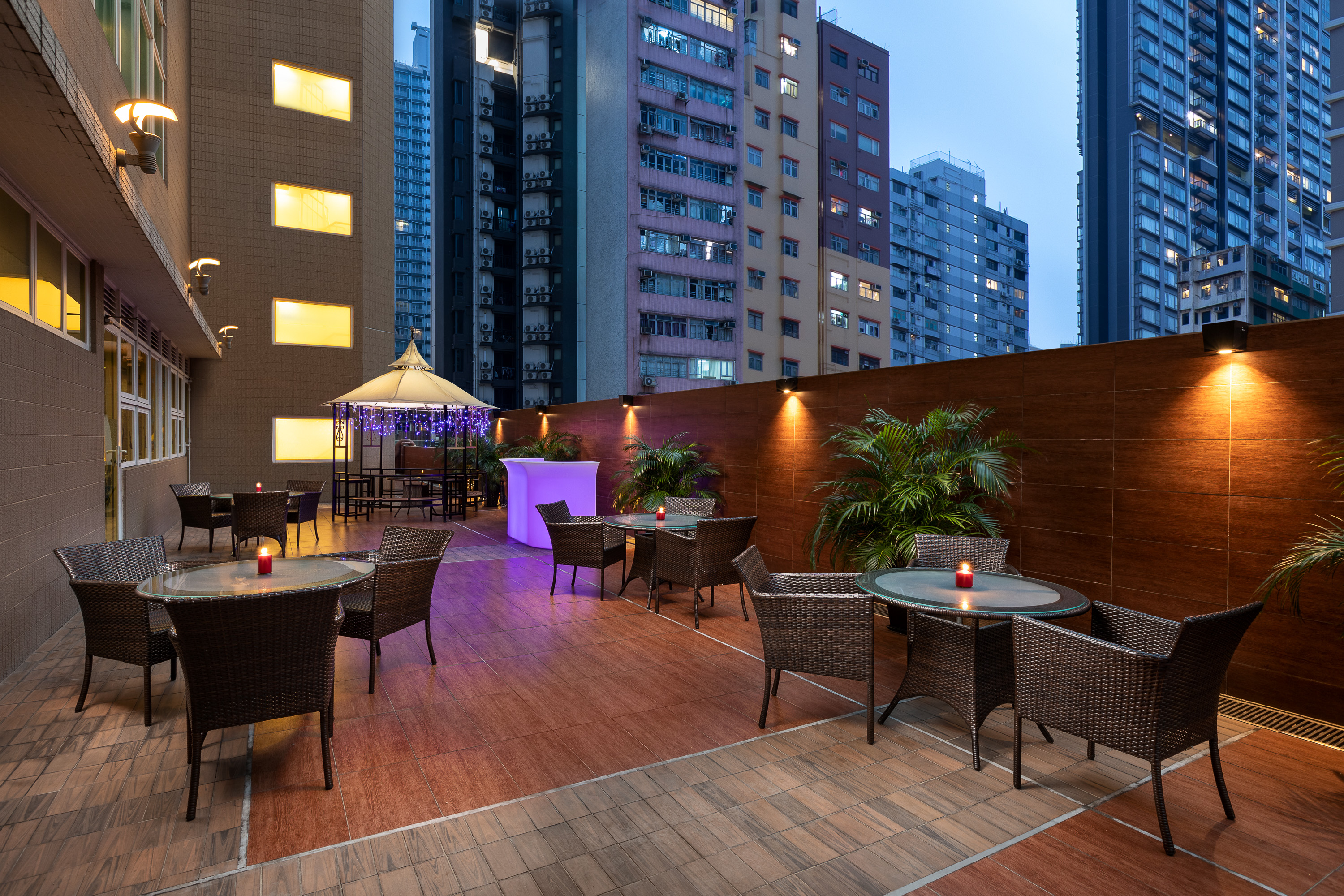 Ramada by Wyndham Hong Kong Harbour View restaurant in Hong Kong, Other than US/Canada