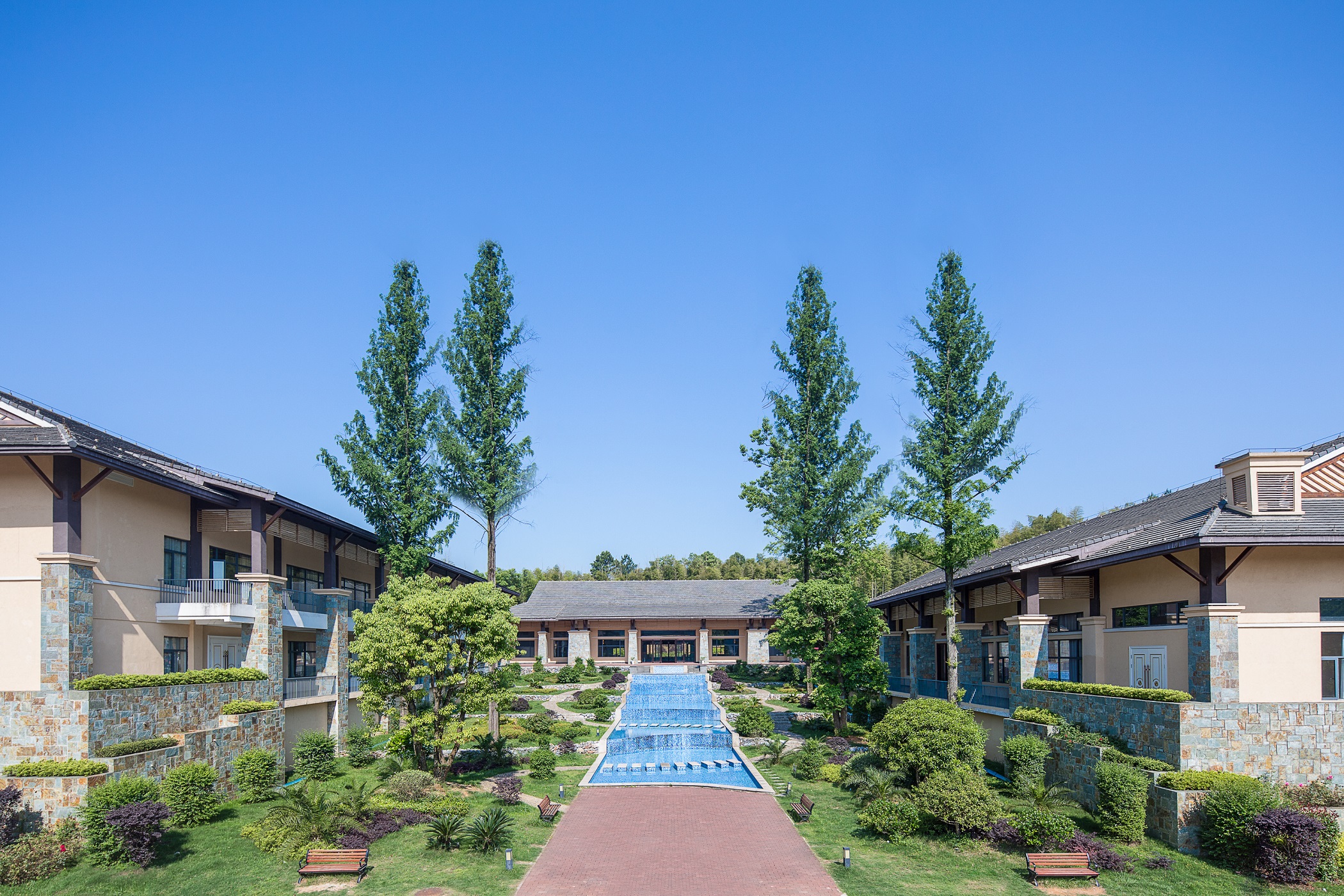 Exterior of Ramada by Wyndham Xianning Chongyang hotel in Xianning, Other than US/Canada