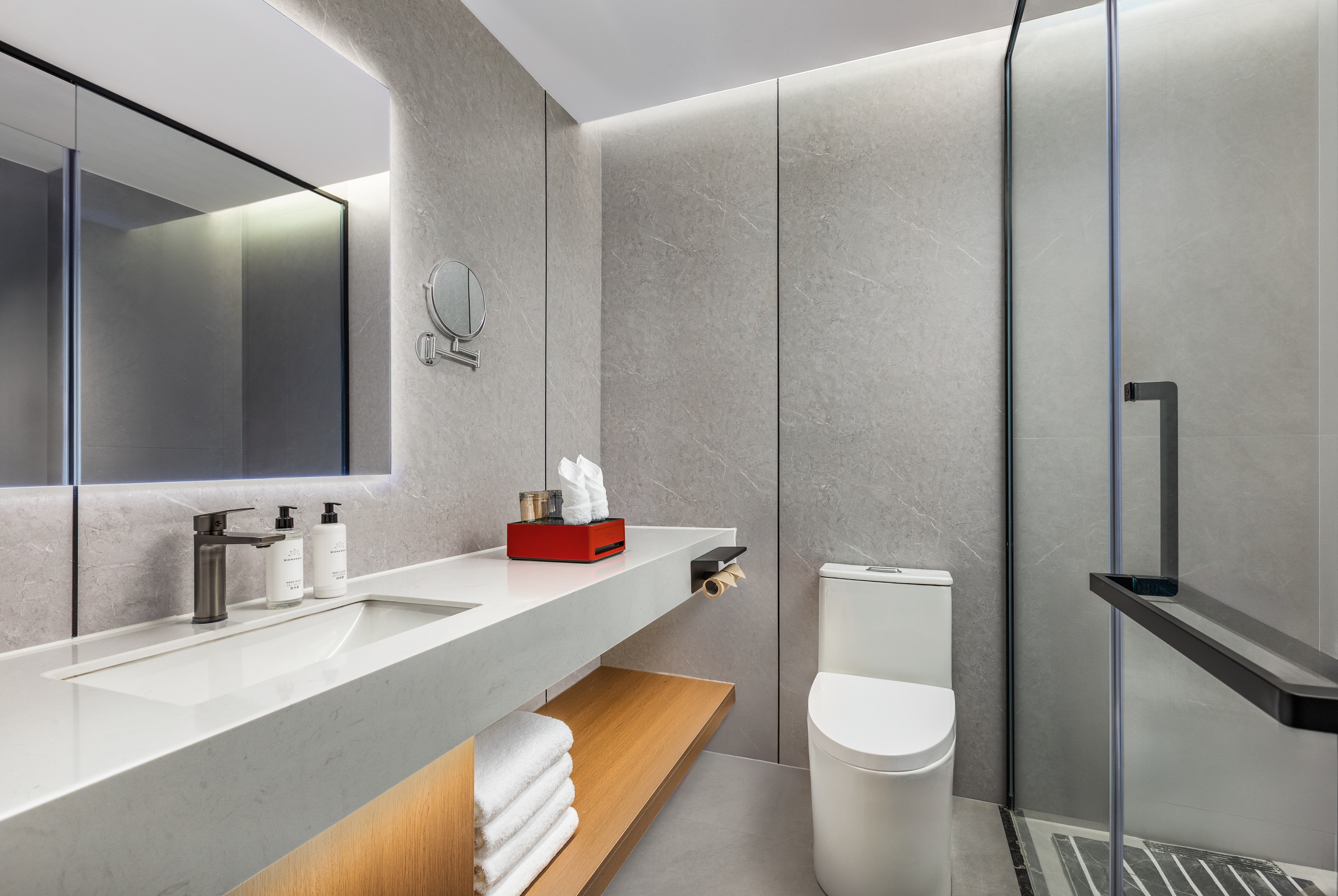 Guest room bath at the Ramada Encore by Wyndham Kunming South Station in Kunming, Other than US/Canada